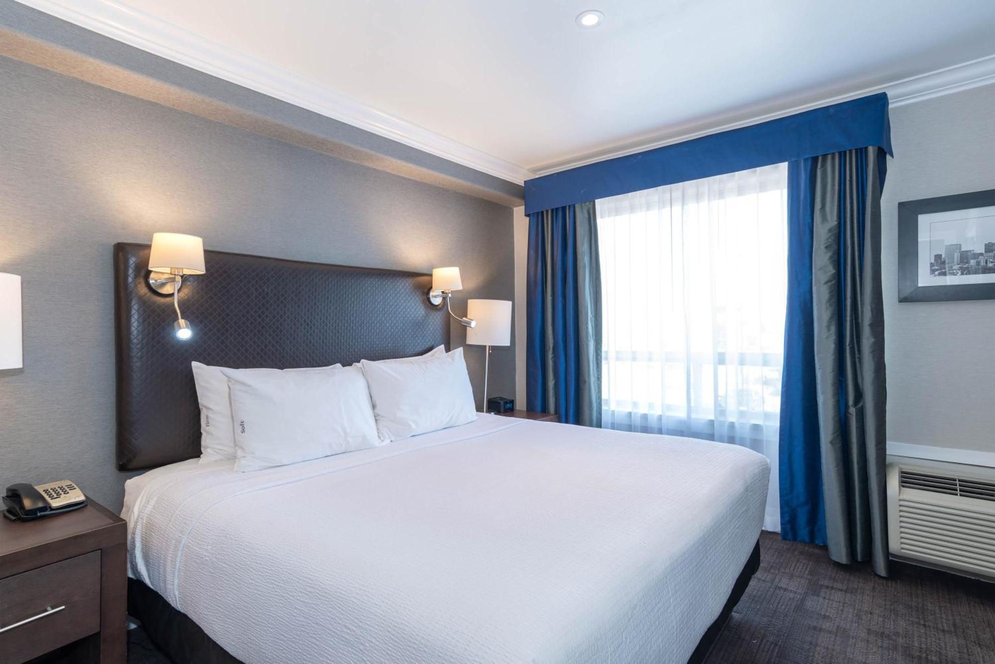 Family Suite 1 King Bed 2 Single Beds Kitchenette