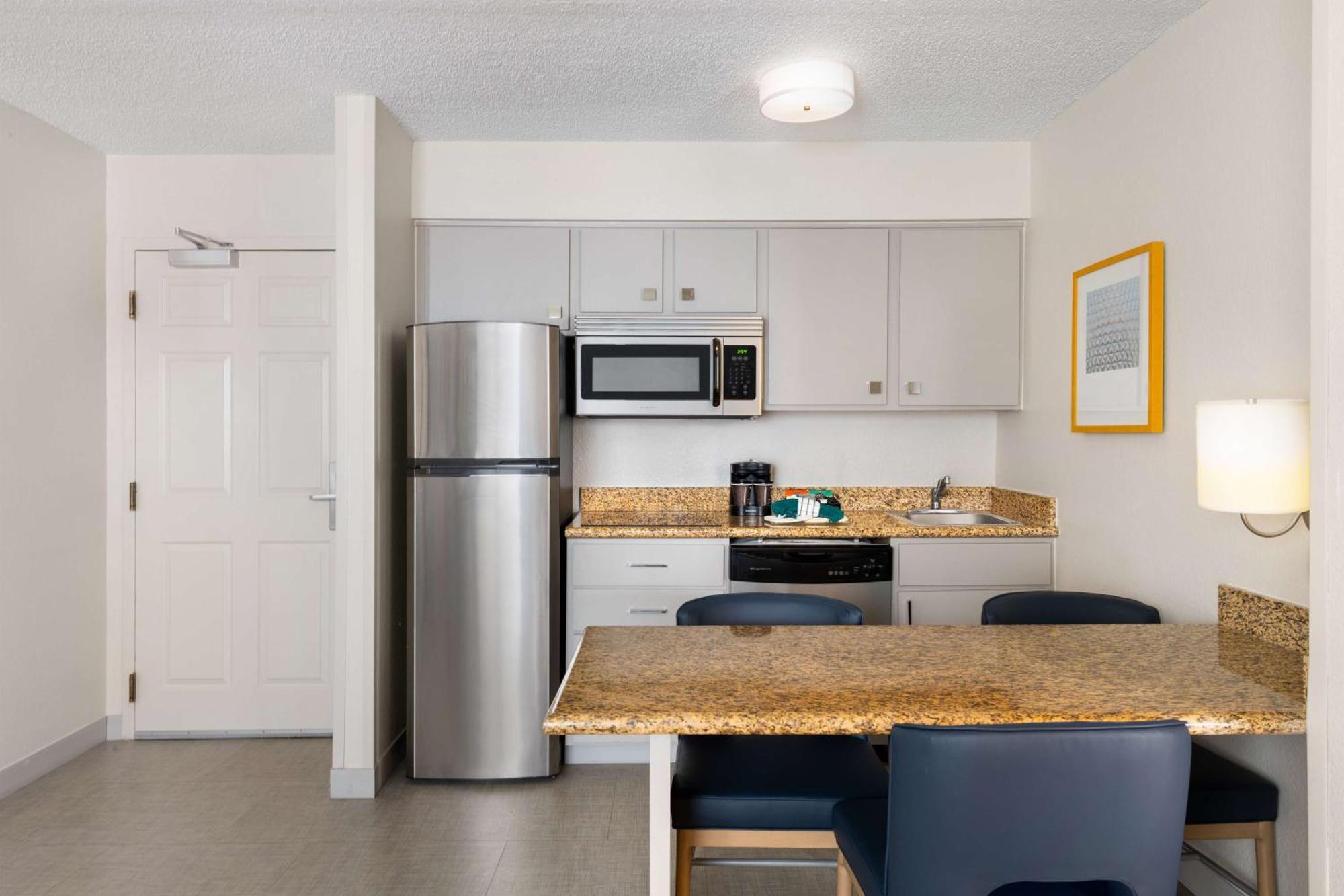 King Suite - Disability Access/Non-Smoking