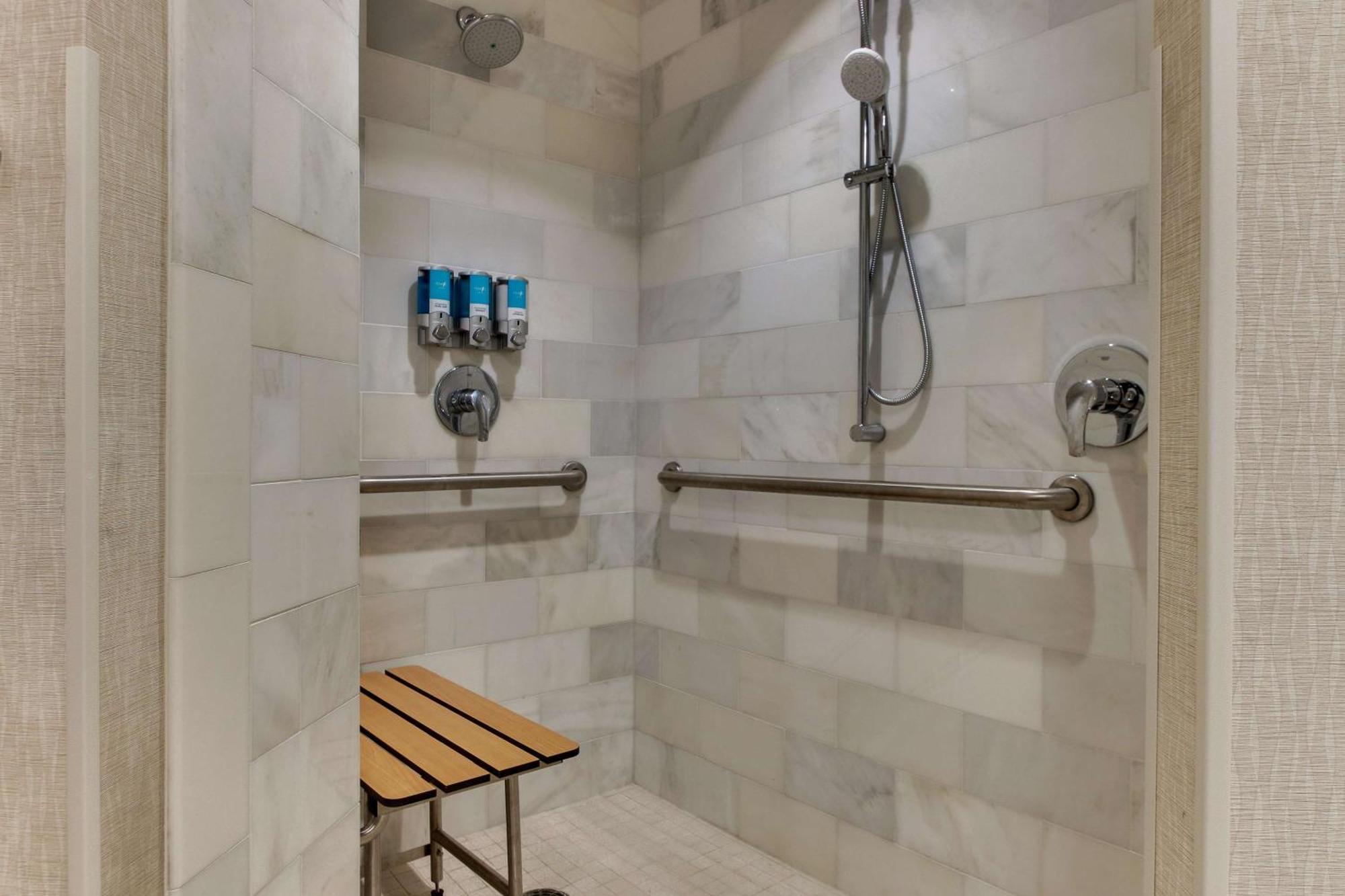 Deluxe King Room Hearing Accessible Roll Shower
