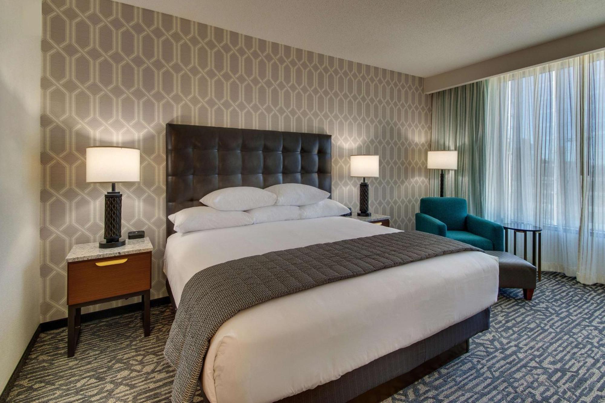 Deluxe King Room
