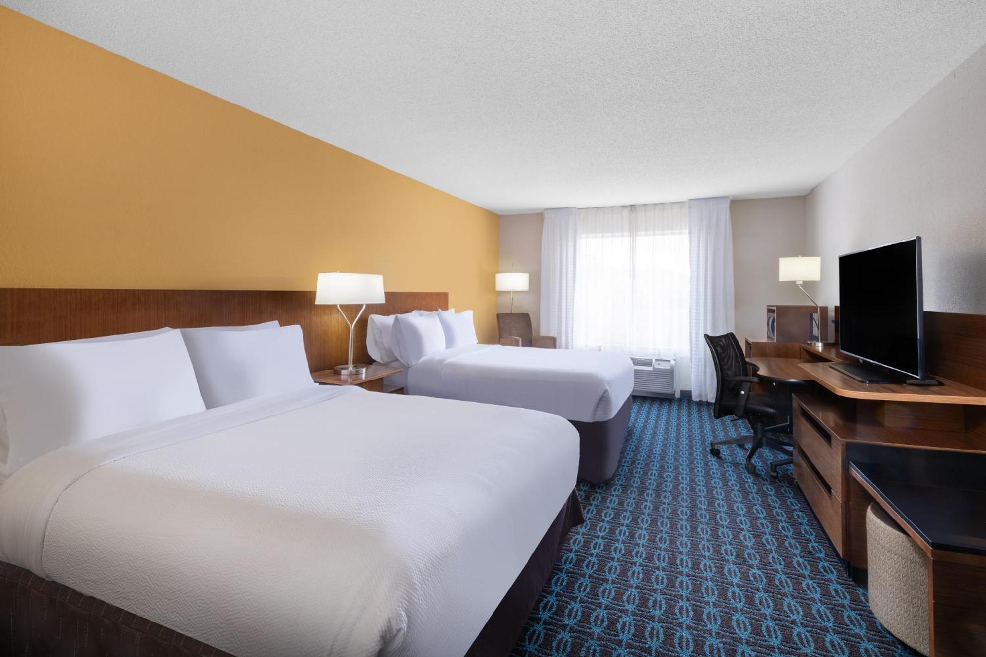 Queen Room Two Queen Beds Hearing Accessible or Non-Smoking