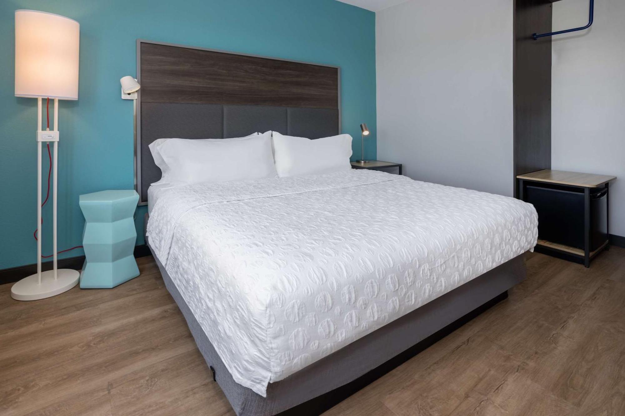 King Room with Walk-In Shower