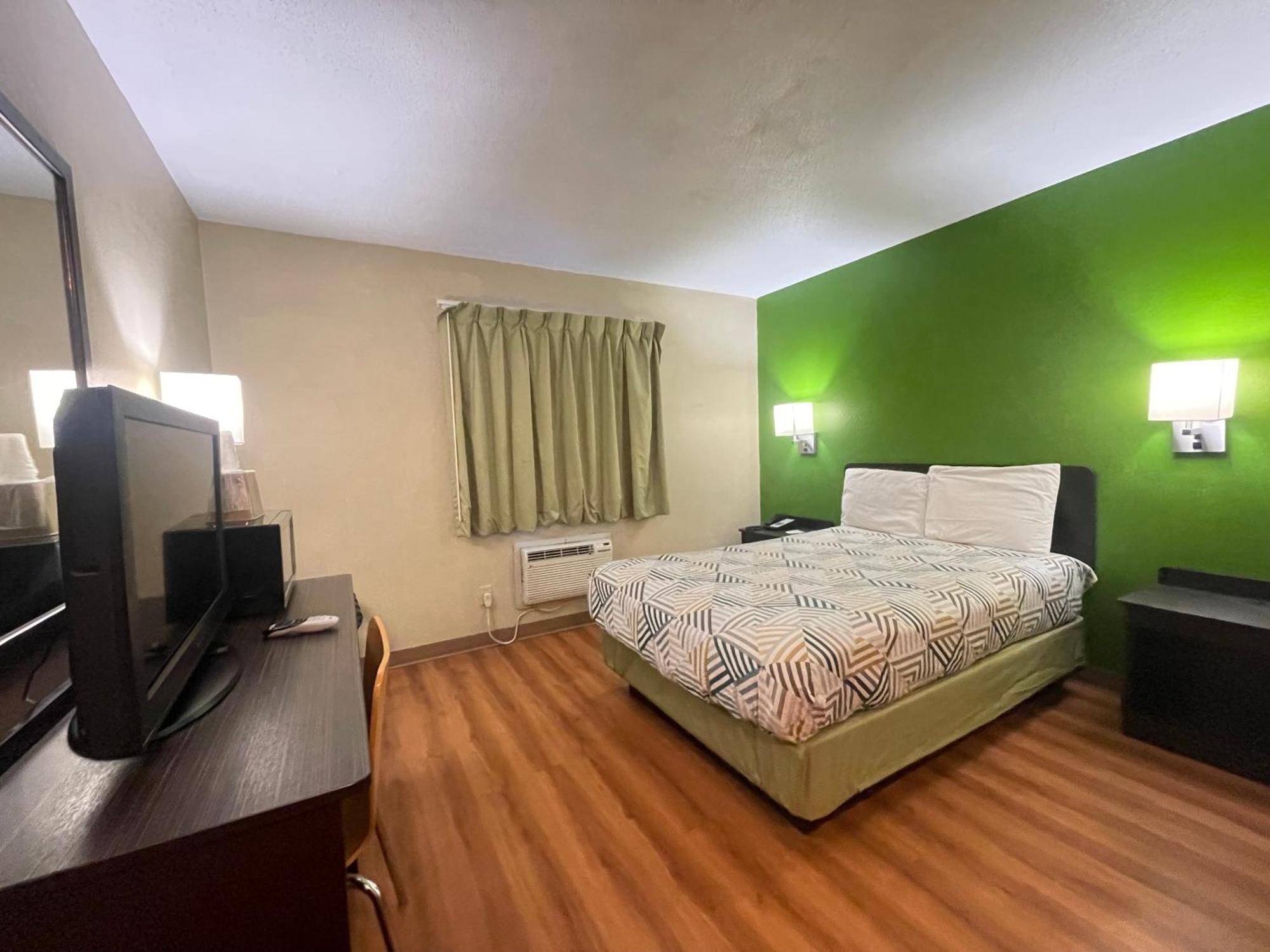 Queen Room