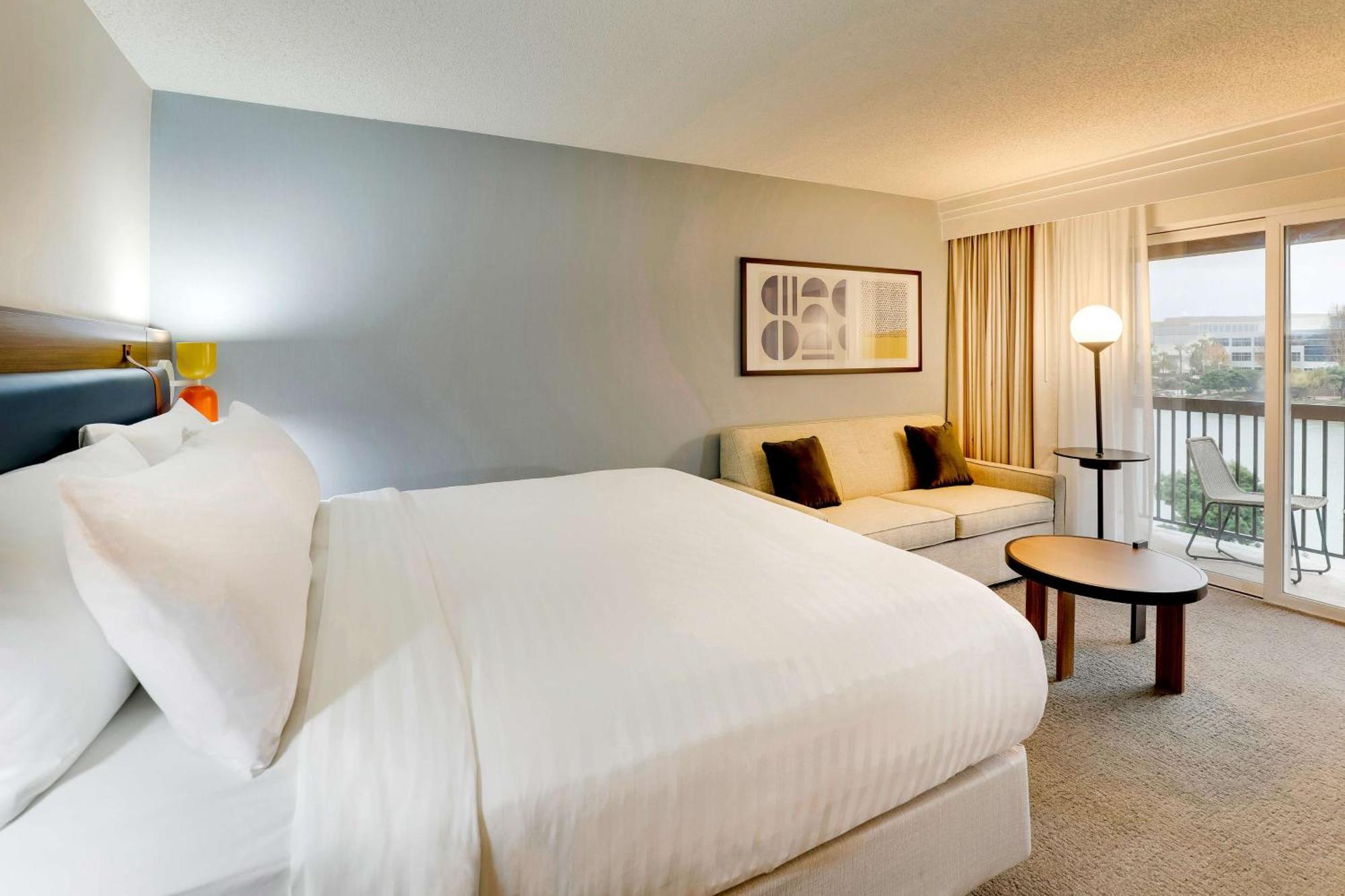 Water View Guestroom King
