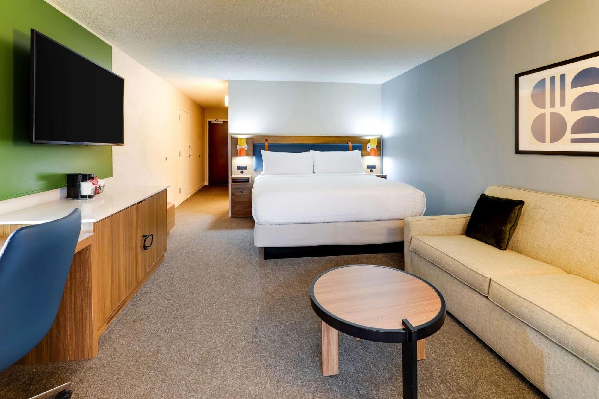 Water View Guestroom King