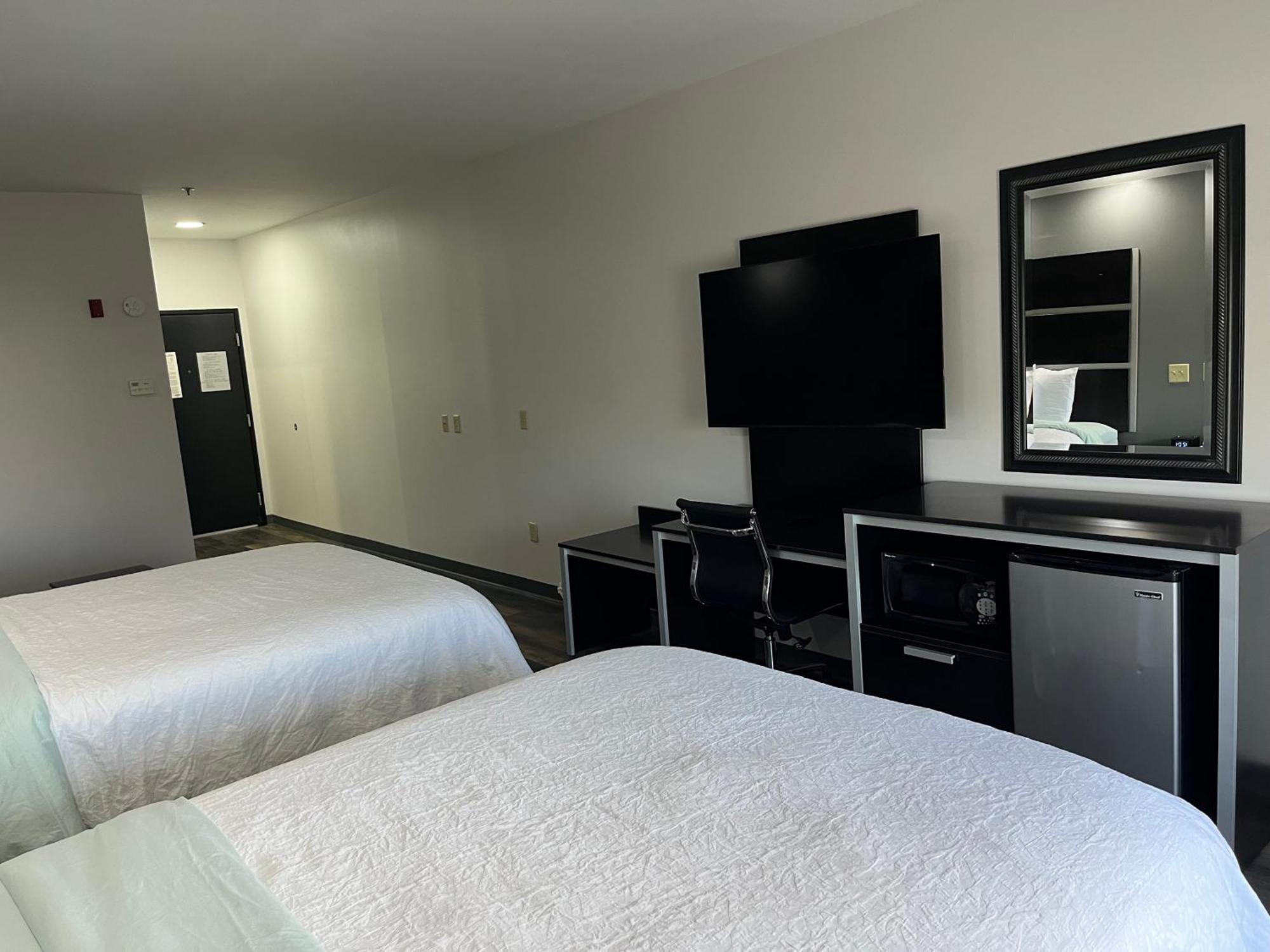 Standard Queen Room Two Queen Beds