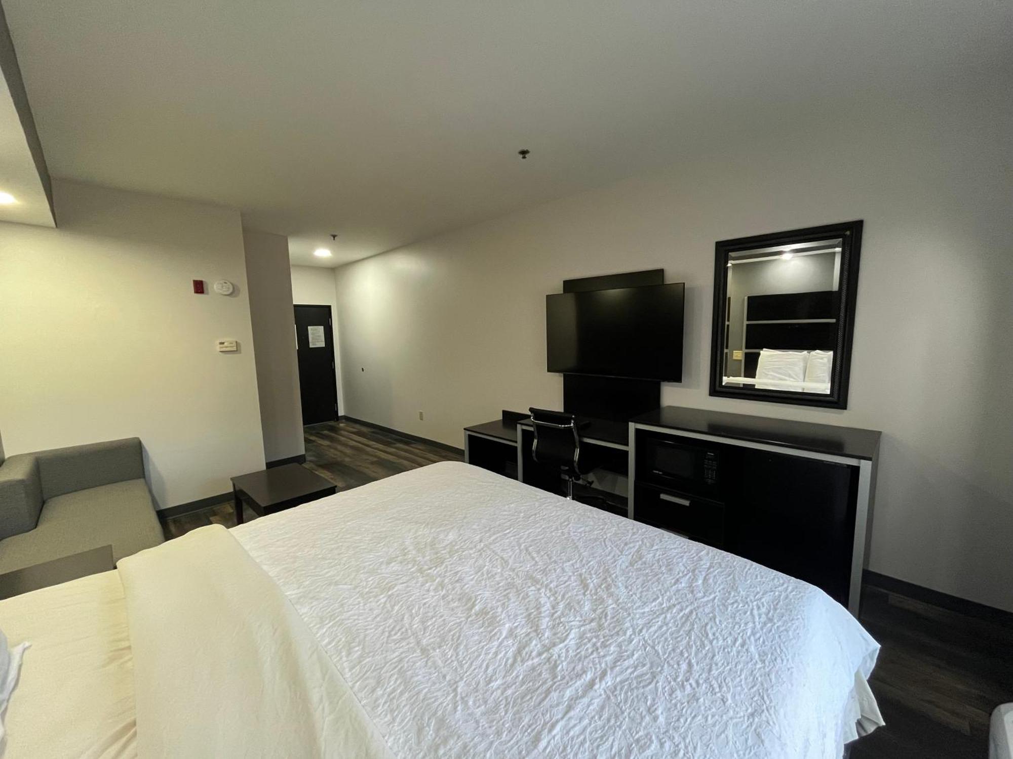 Standard King Room