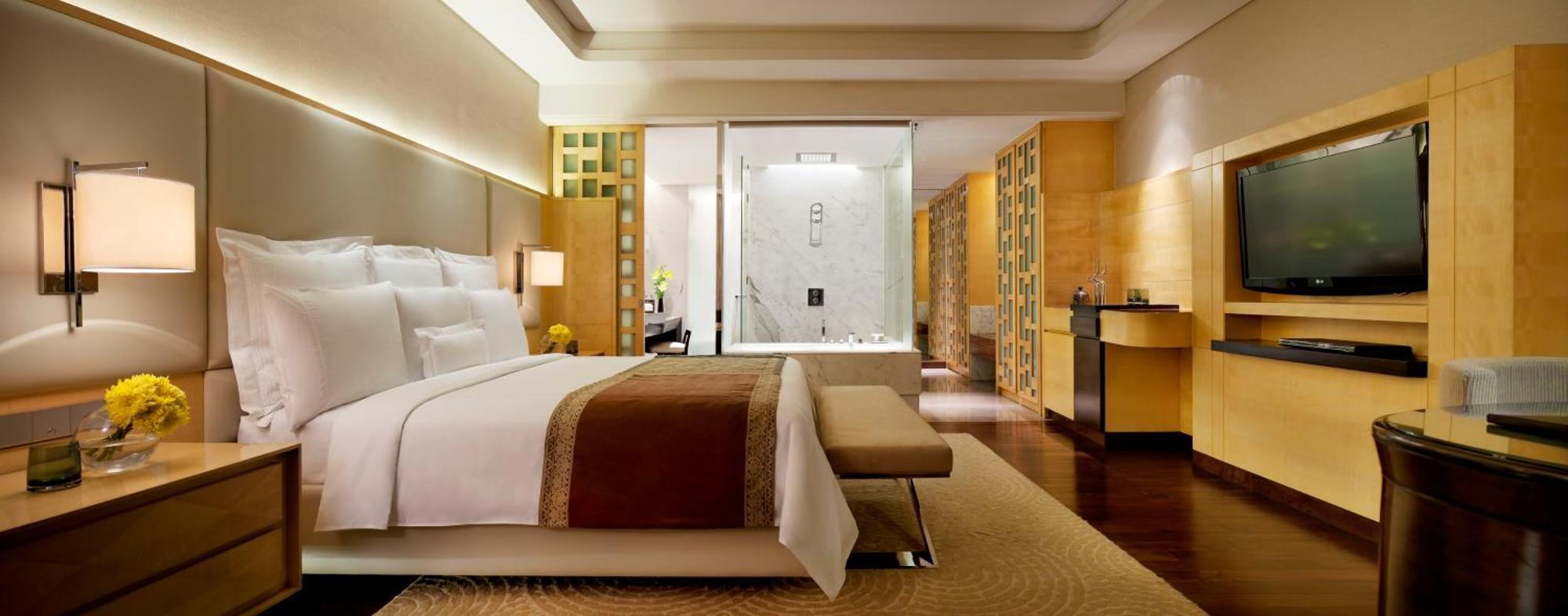 Executive King Room complimentary & Club access unlimited IMFL Beverages 5PM to 7PM F&B at JW Café Saffron XO