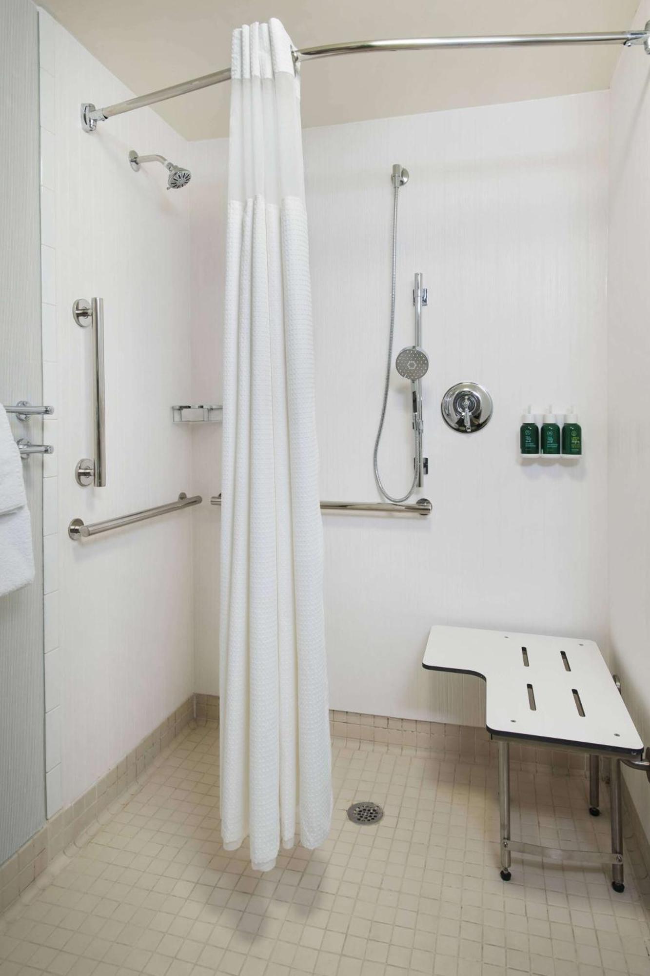 Guestroom Two Queens Roll Shower Mobility or Hearing Accessible