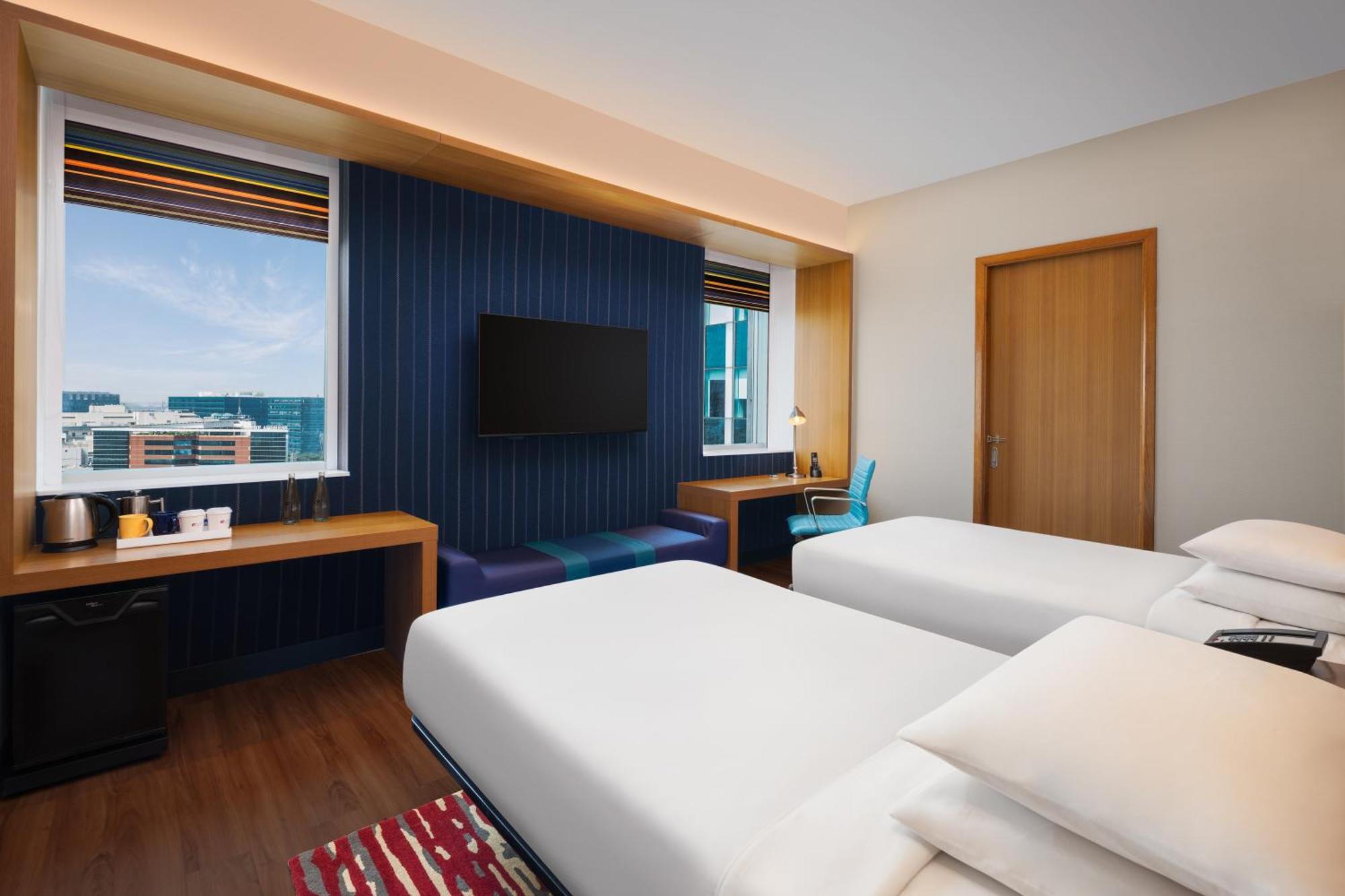 Guest room 2 Twin or Single Beds City view
