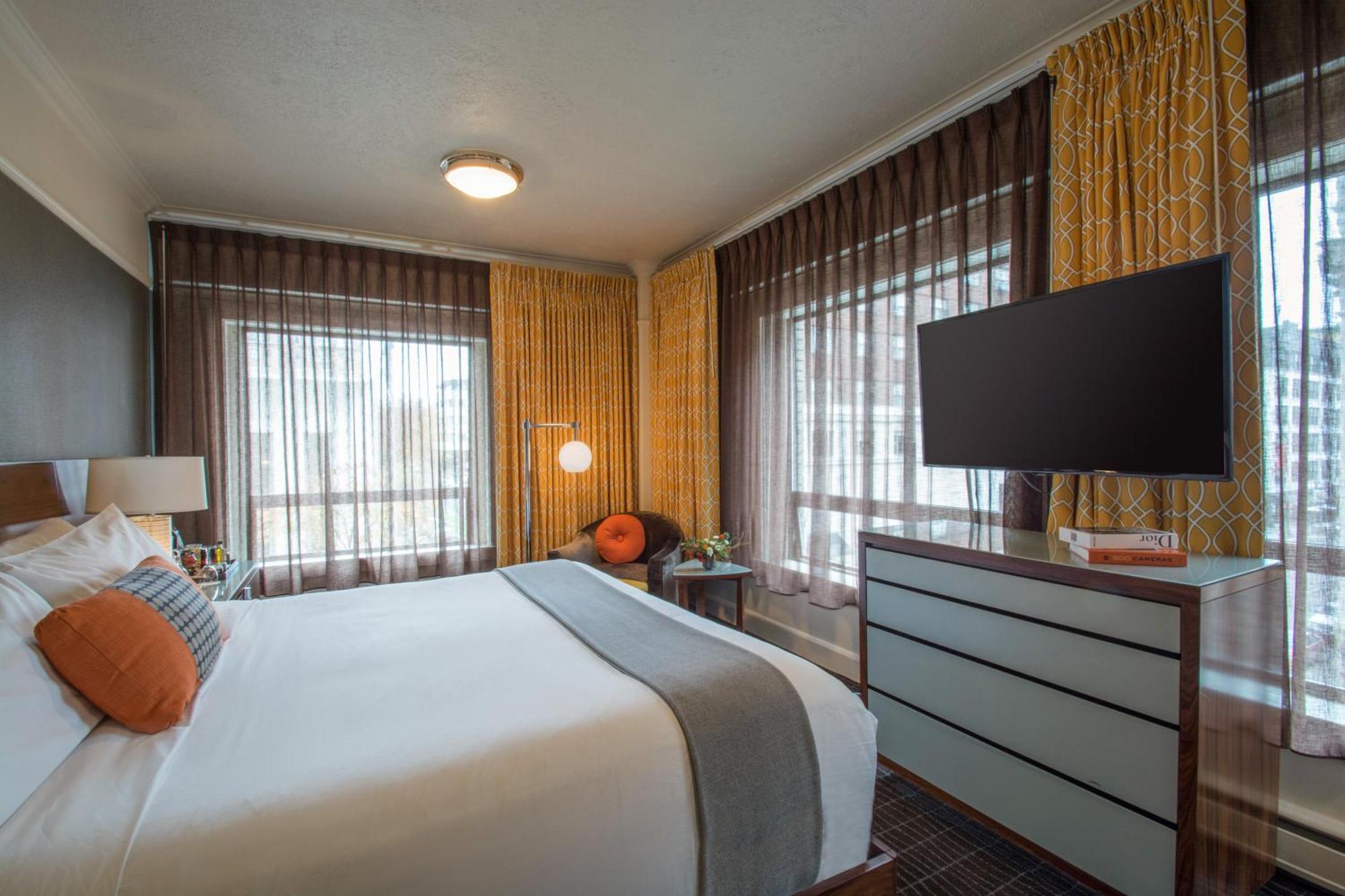 Superior King Room