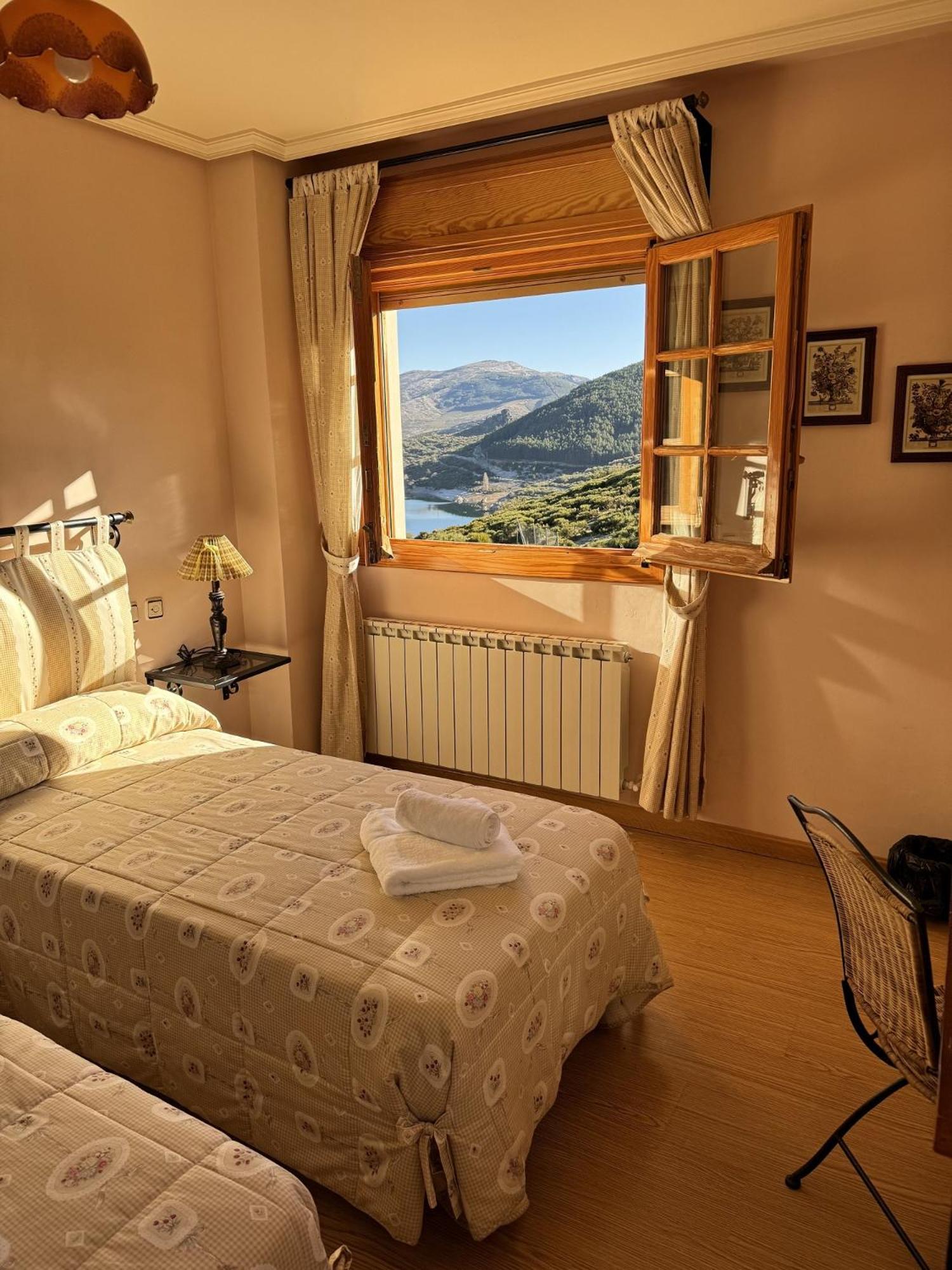 Habitación Doble con vistas al lago - 2 camas individuales