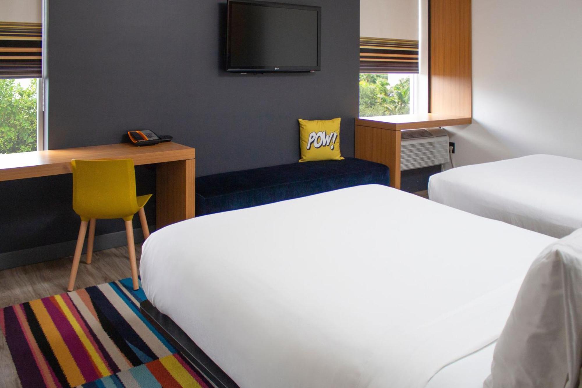 Two Queens Guest room