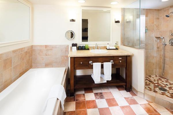 Pavilion Junior Suite