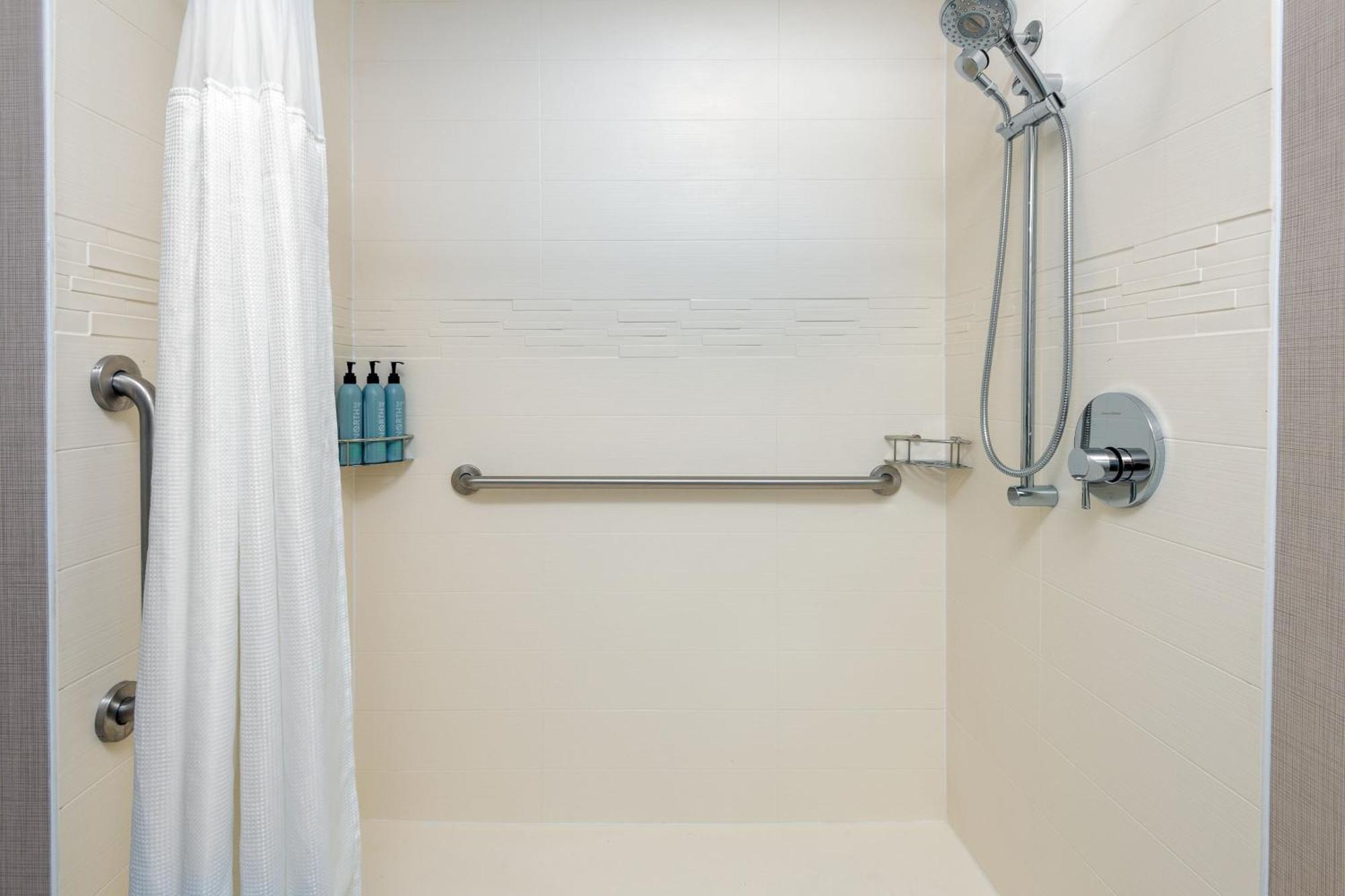 Queen Studio with Sofa Bed,1532831134:JPEG