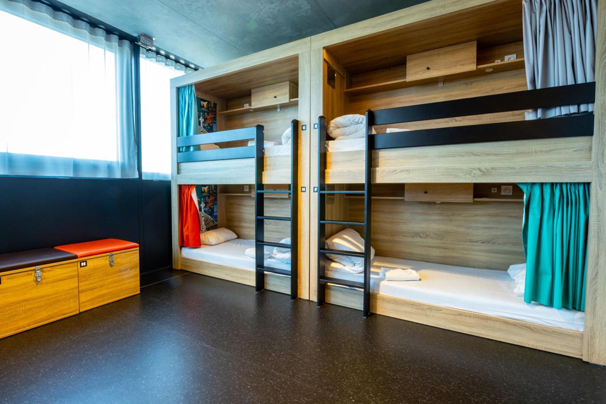 Bed 8-Bed Mixed Dormitory Room