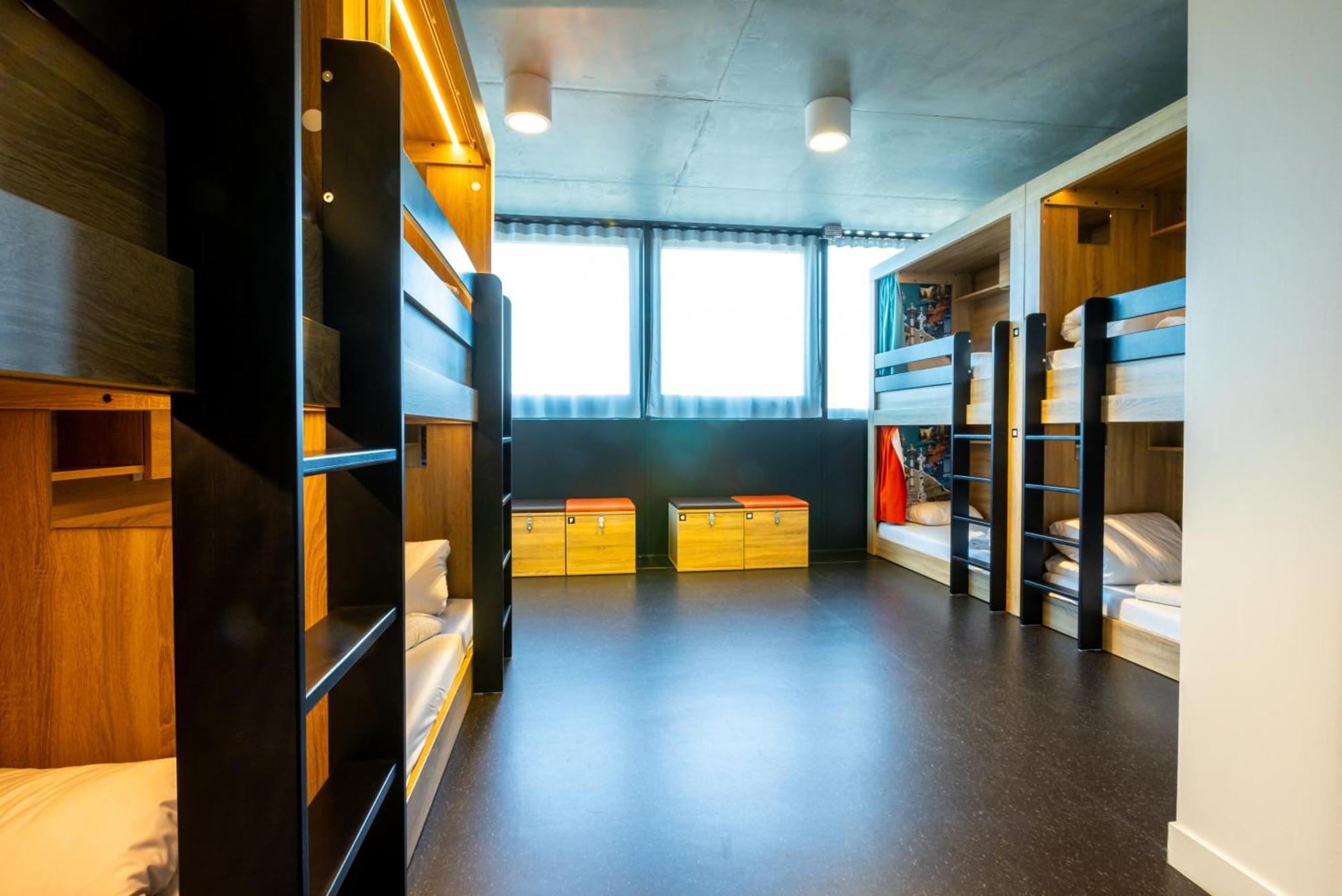 Bed 8-Bed Mixed Dormitory Room
