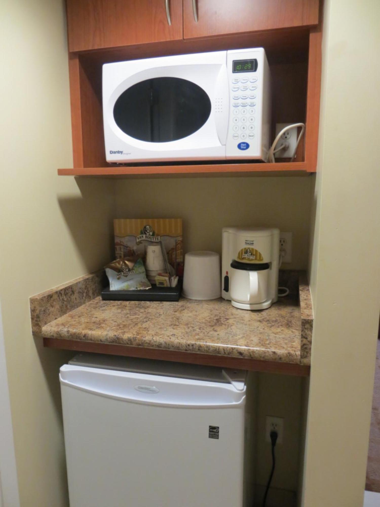 Queen Room Disability Access Non-Smoking
