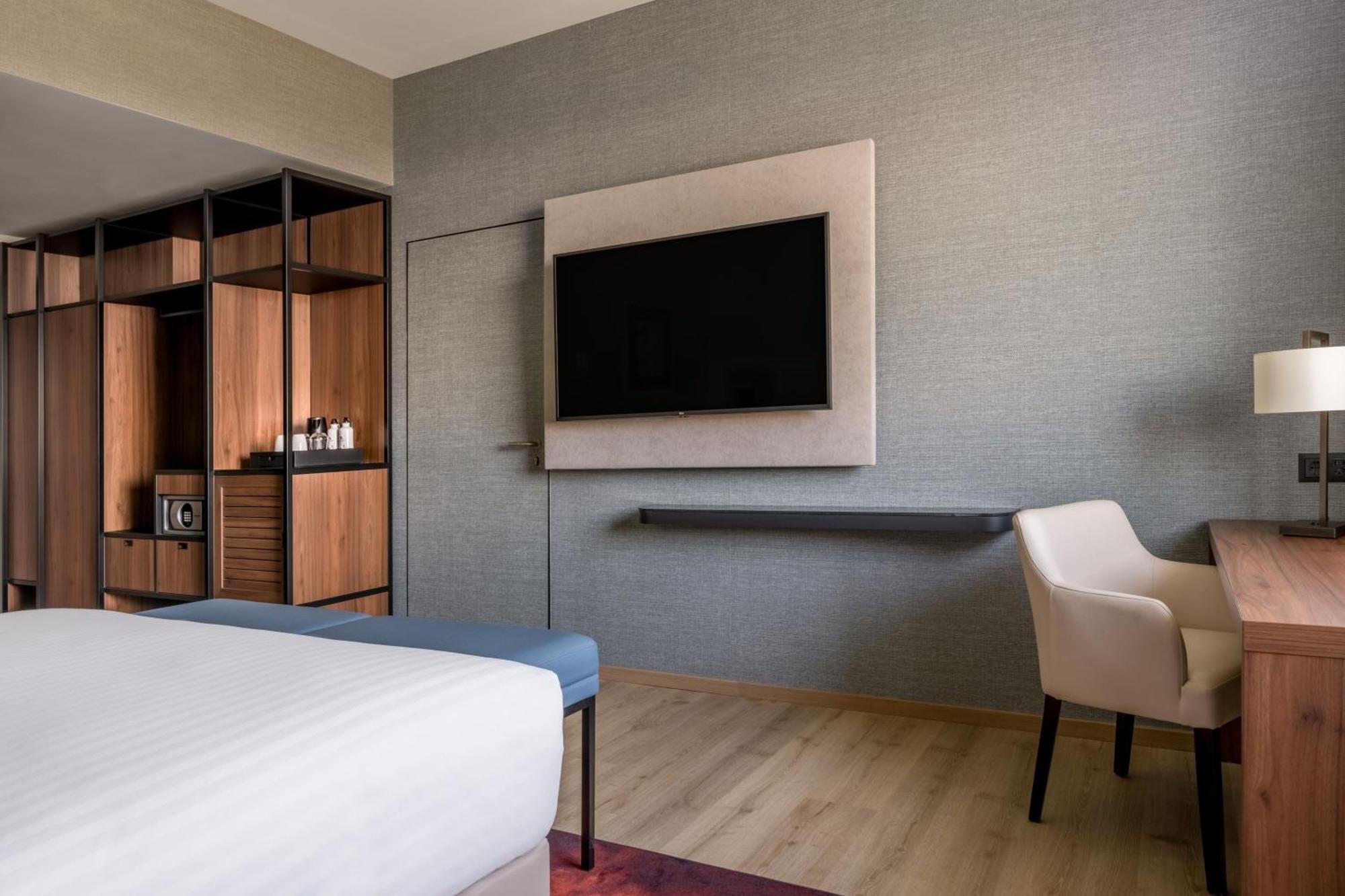 Premium King Room