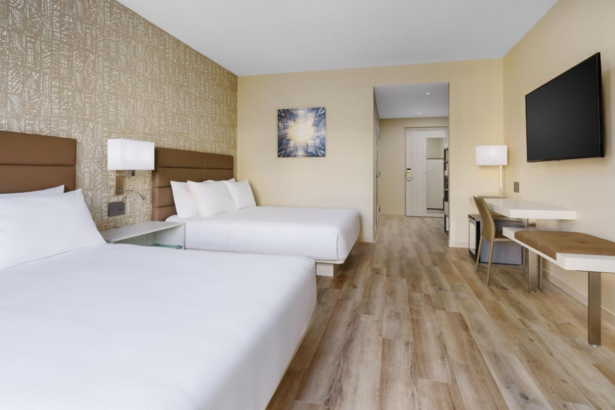 Queen Room Two Queen Beds Bathtub Mobility Access or Hearing Accessible