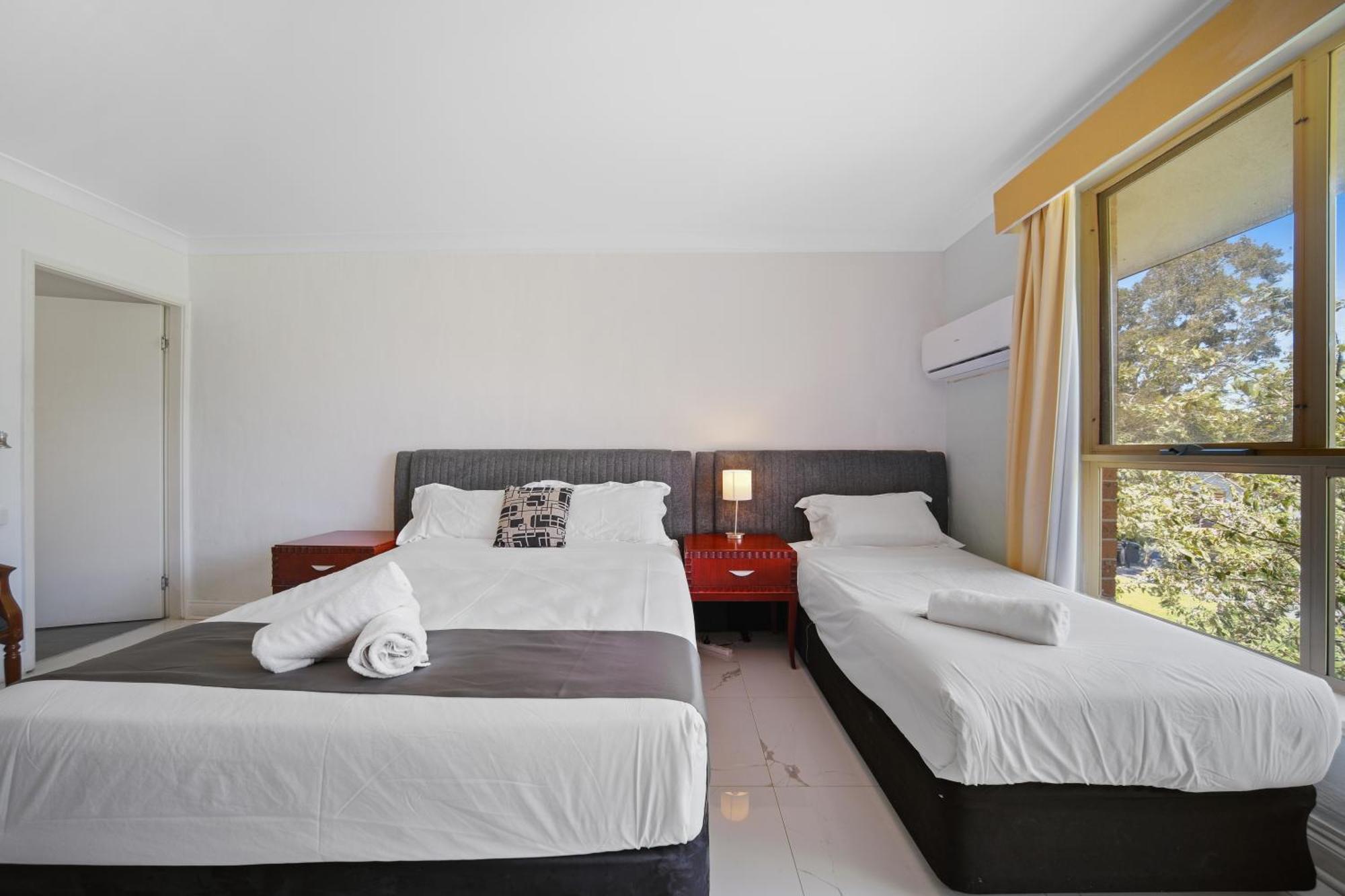 Pet Friendly Queen Single Room