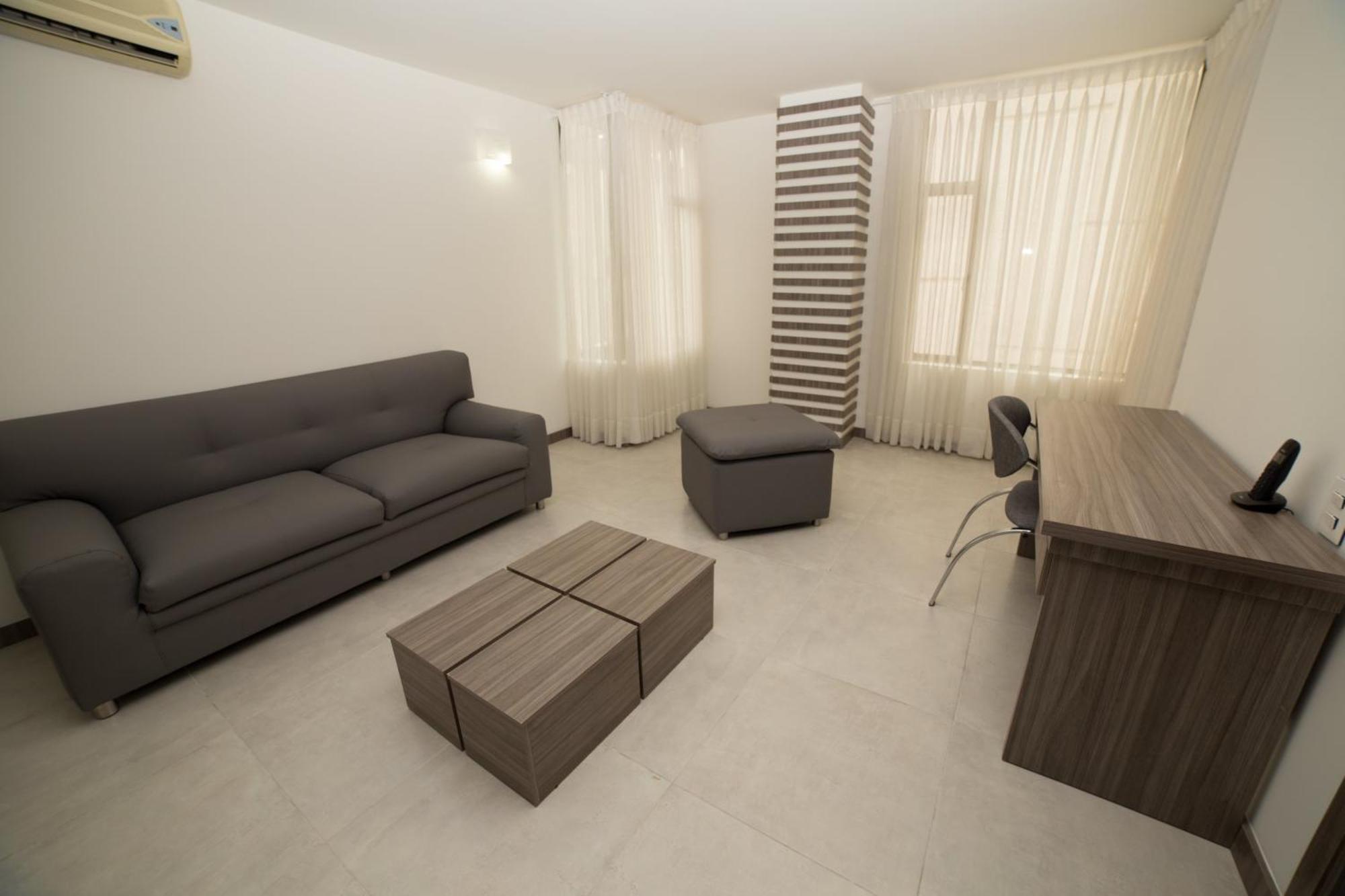 Deluxe Apartment