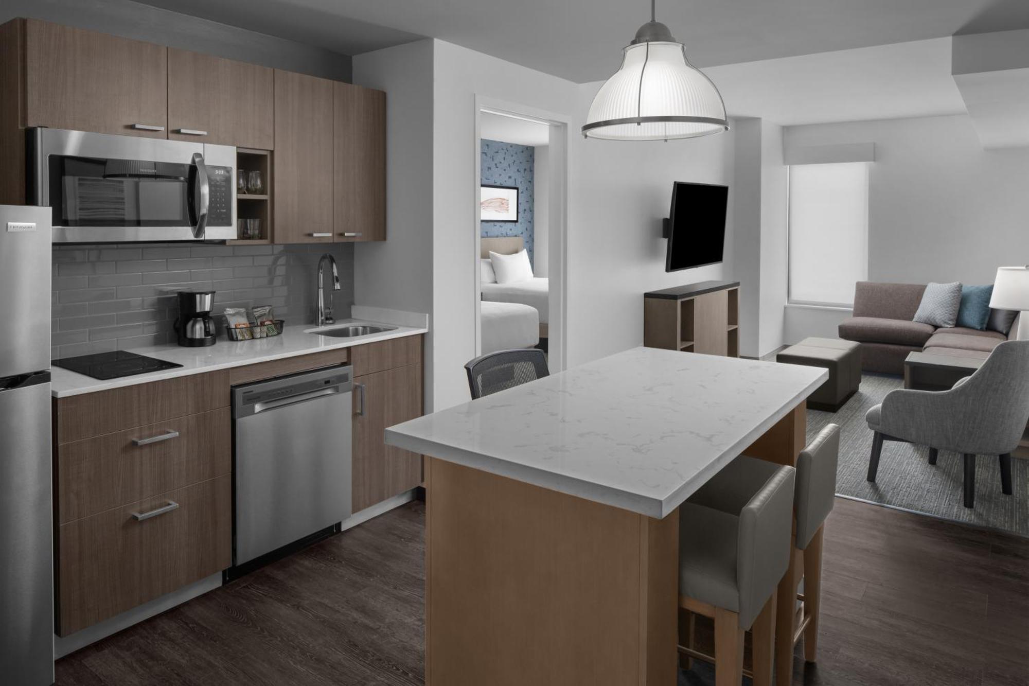 One Bedroom Kitchen Suite Two Queen Beds Sofa Bed