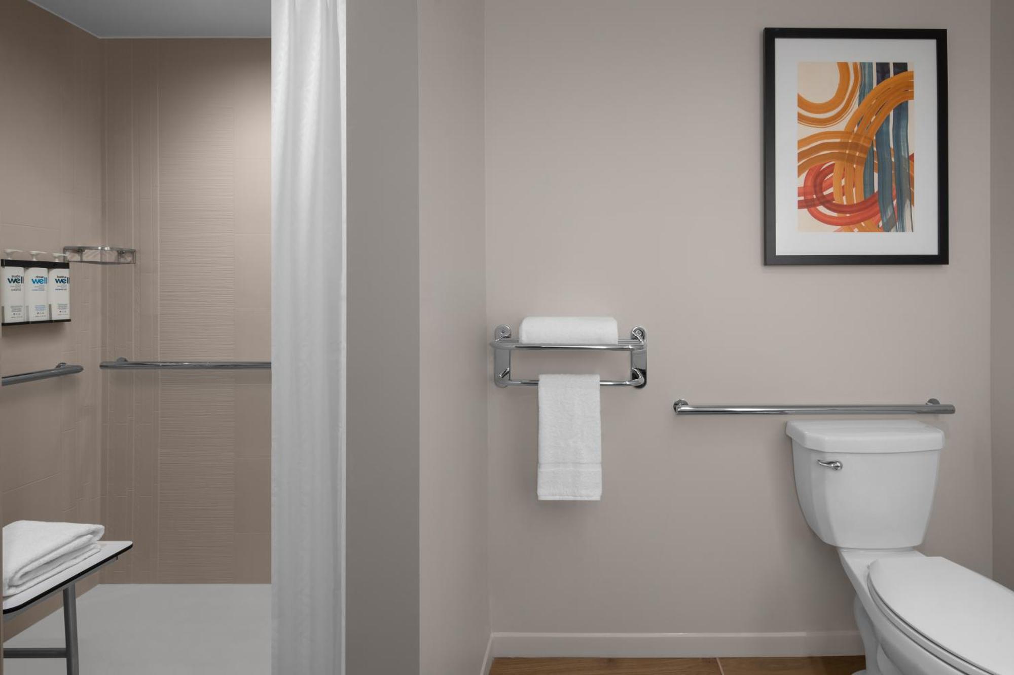 Queen Room with Two Queen Beds and Roll-In Shower - Disability Access