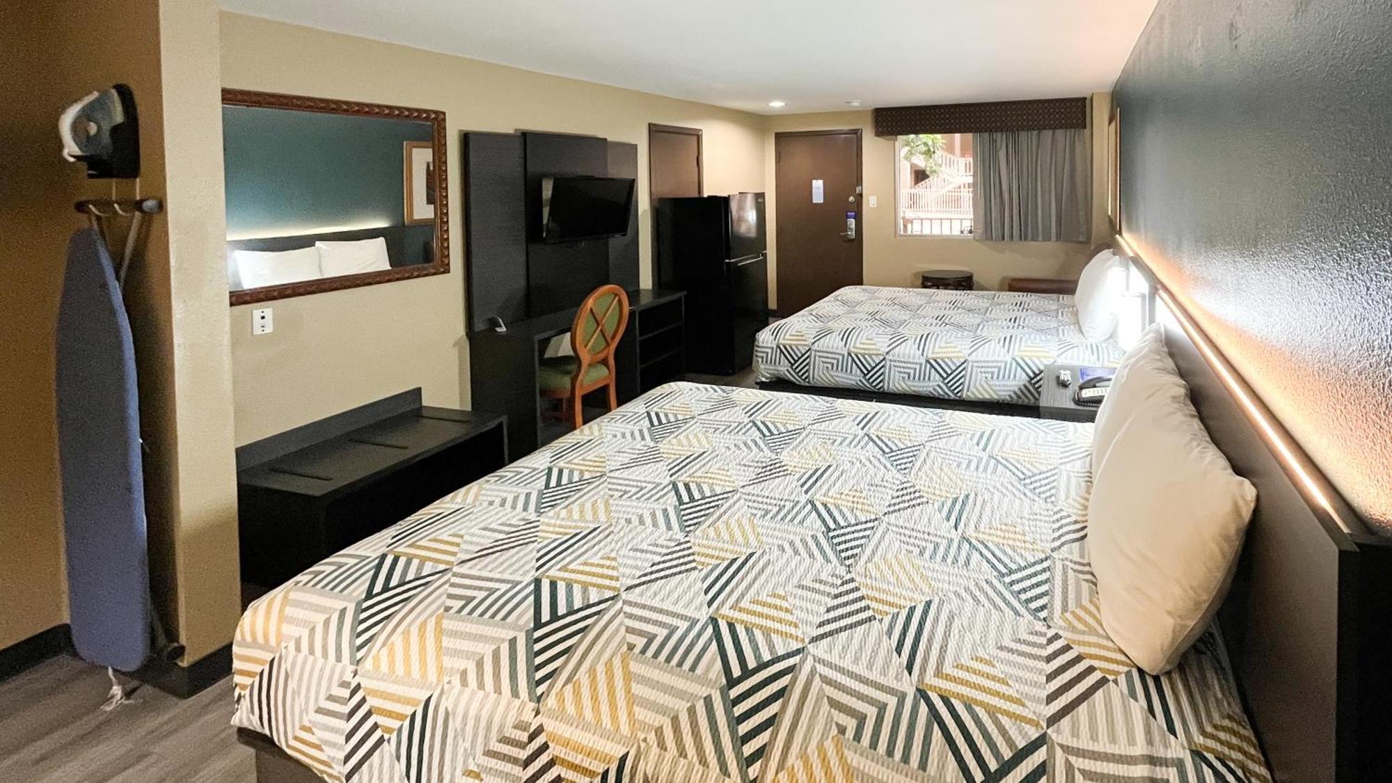 Deluxe Queen Room Two Queen Beds Non-Smoking