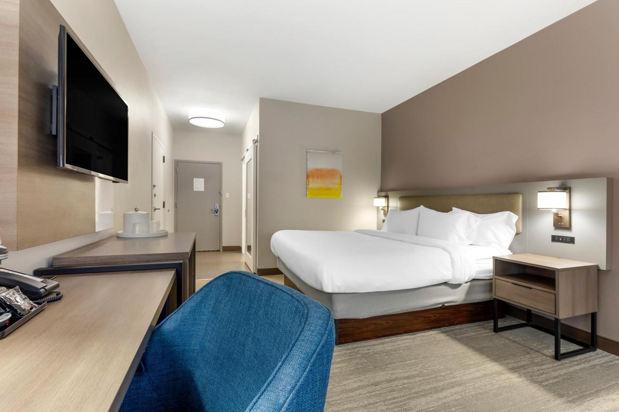 King Room Tub Disability Access or Non Smoking or Interior Corridor,1588069201:JPEG
