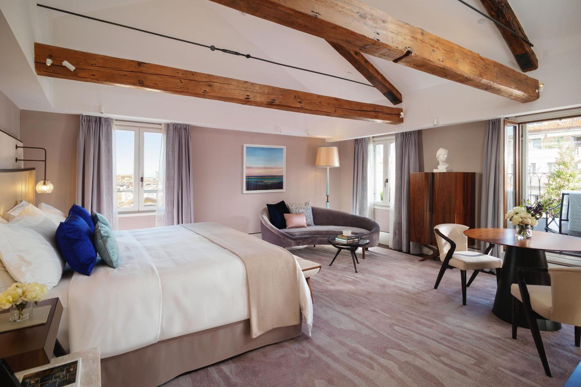 King Room Terrace Canal View