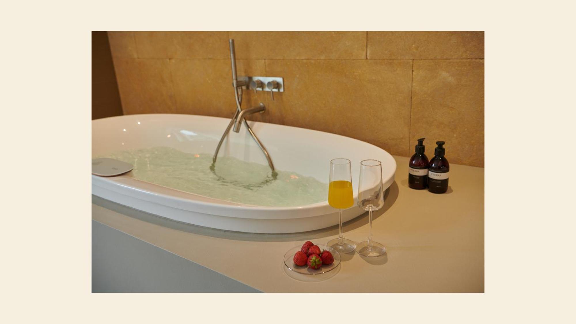 King Room Spa Bath