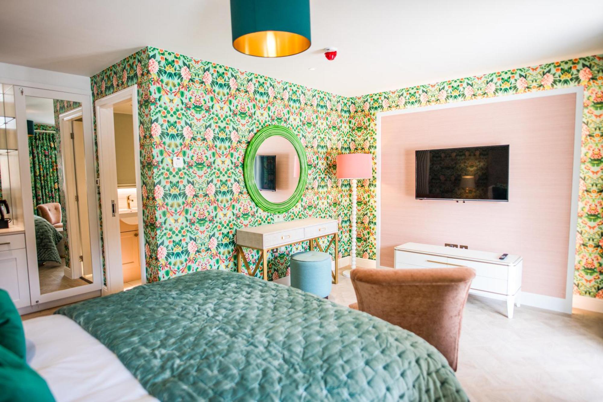 Double Room with Pool View