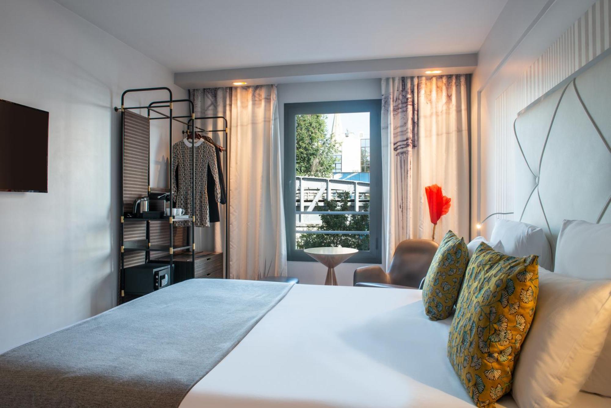 Double or Twin Room courtyard view or street view