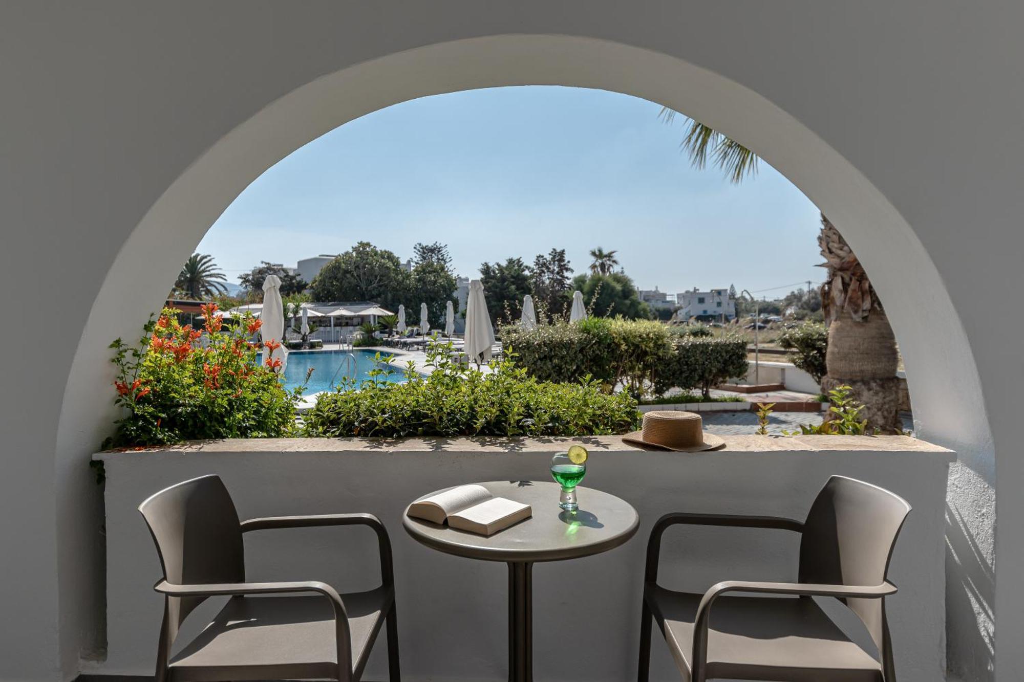 Comfort Room Pool or Sea view