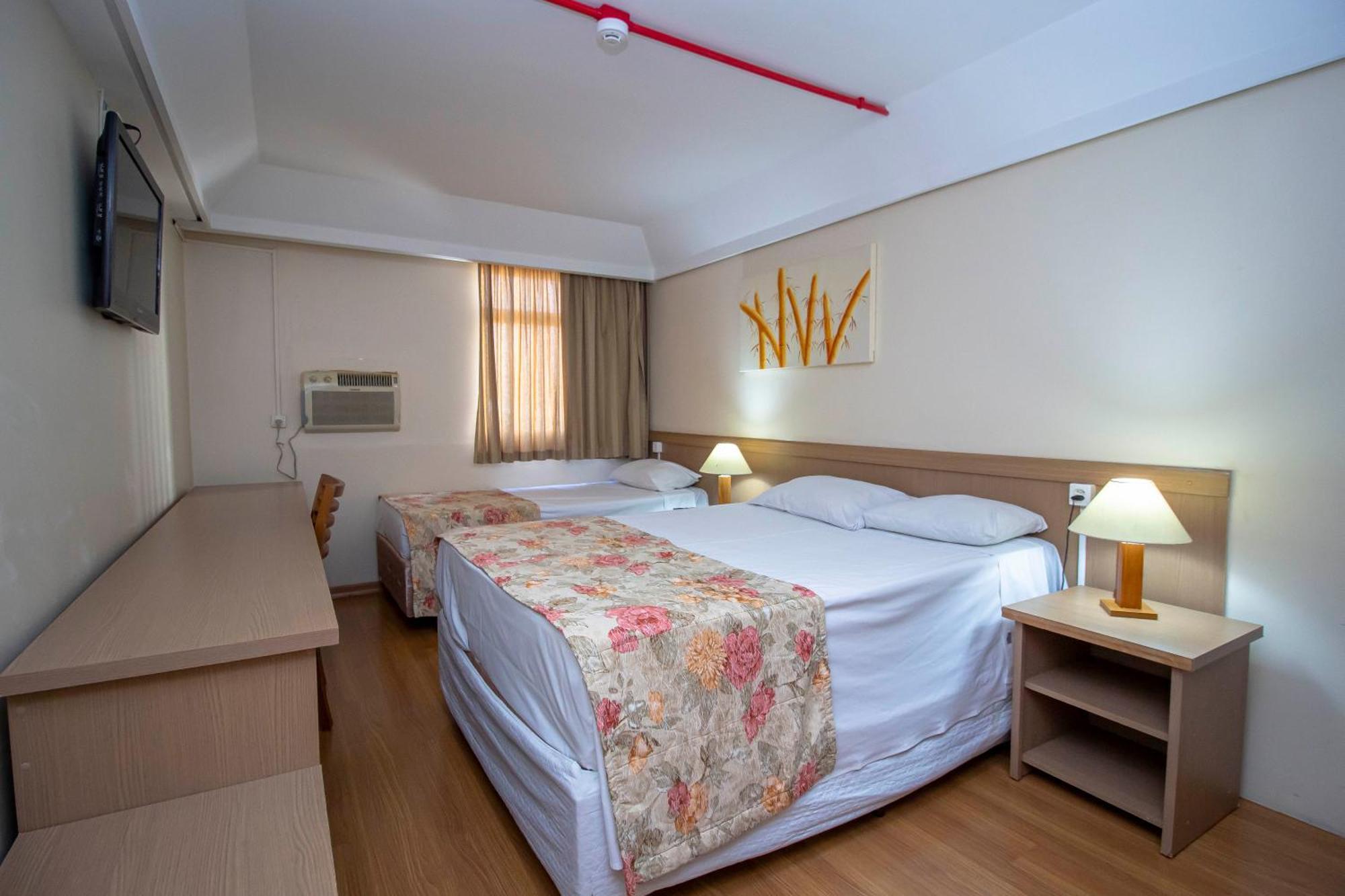 Quarto Triplo Standard