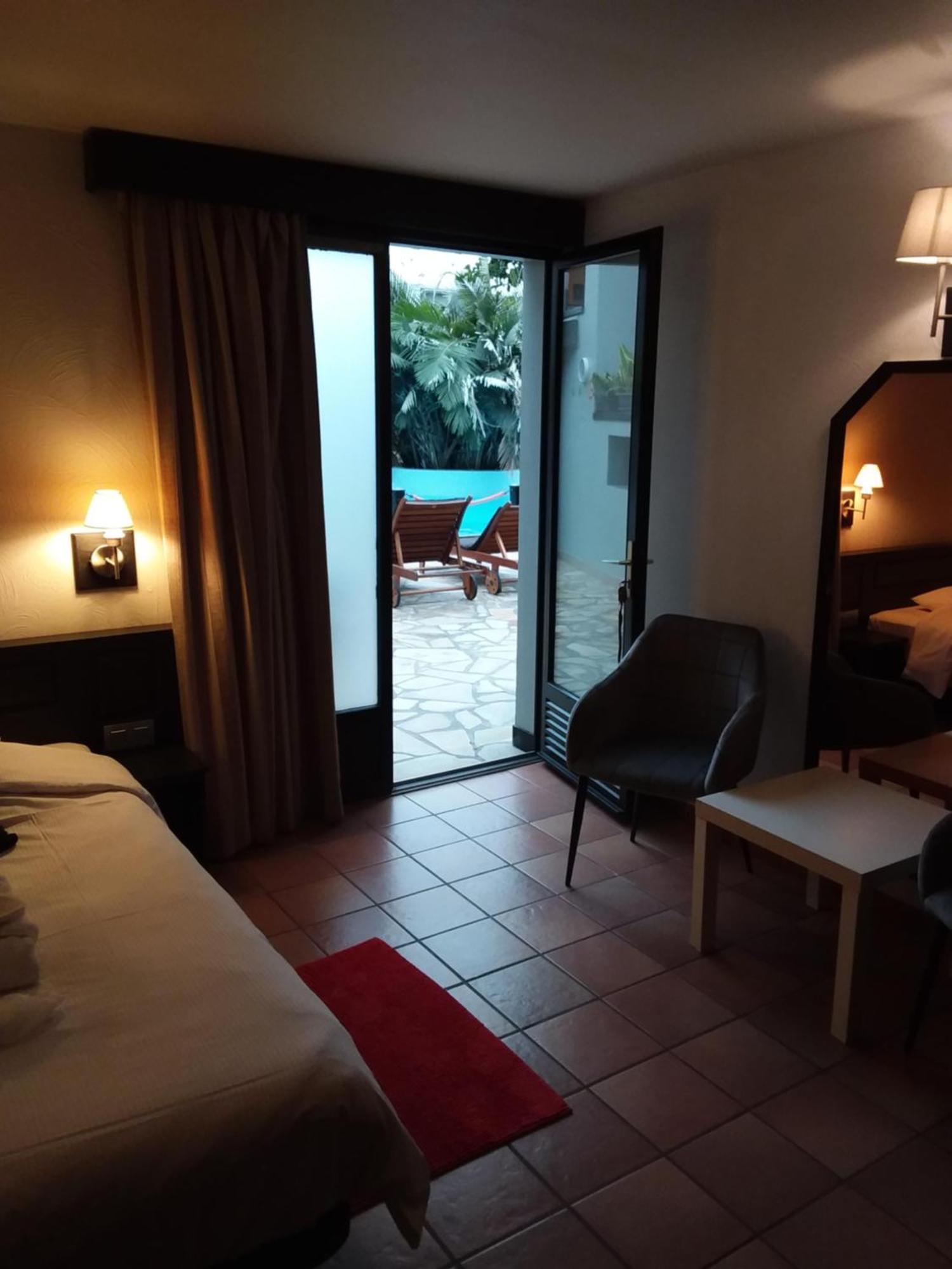 Double Room Pool View