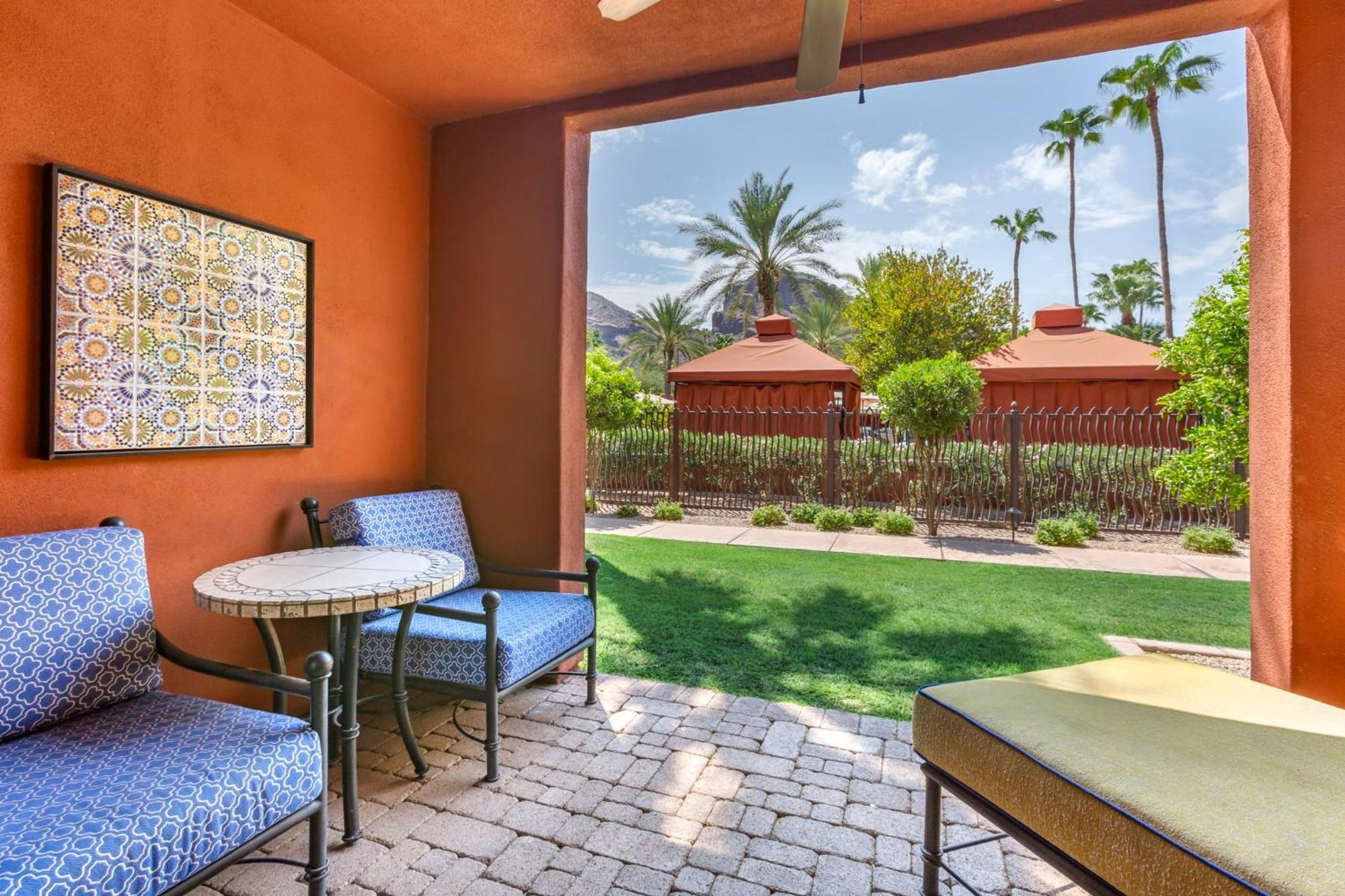 Oasis Poolside Room 2 Queen Beds