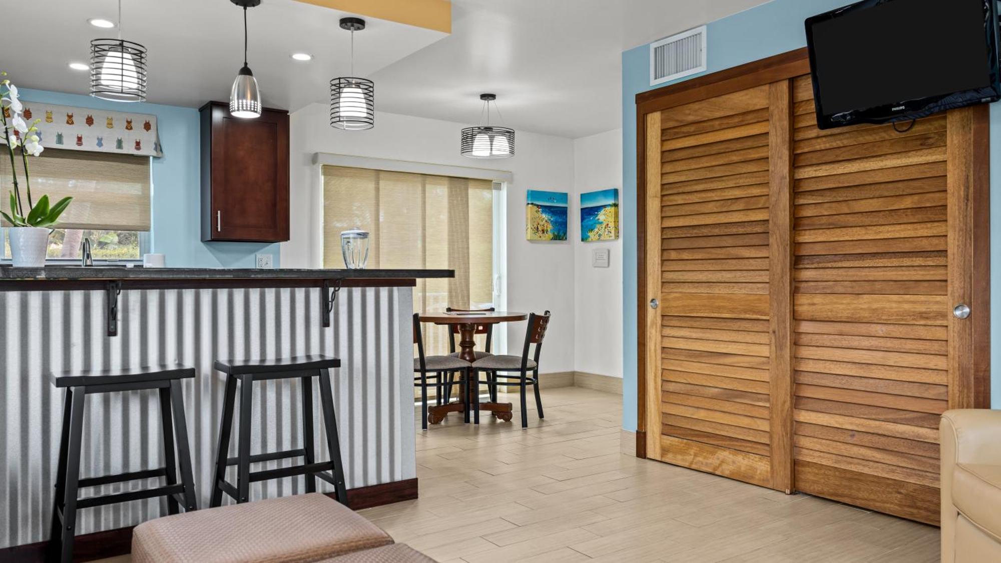 One-Bedroom Apartment Intercostal View