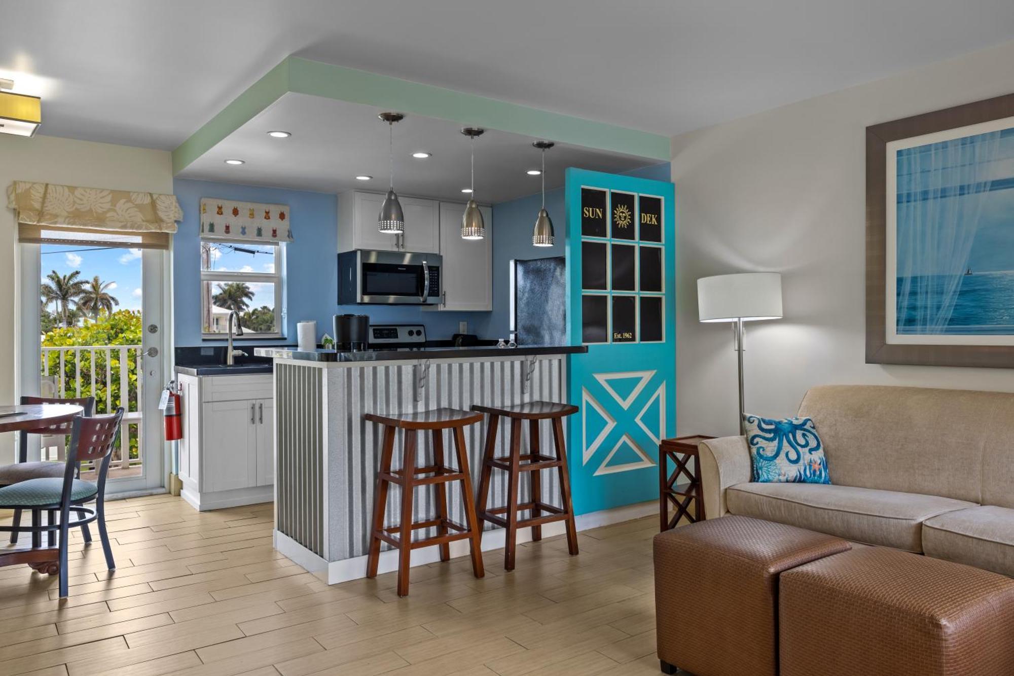 One-Bedroom Apartment Intercostal View
