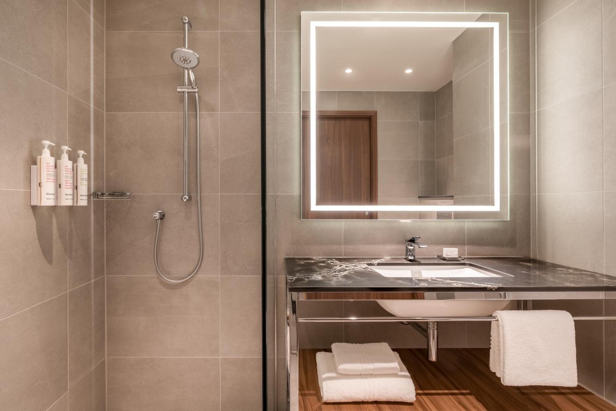 Premium Twin Room,1533873187:JPEG