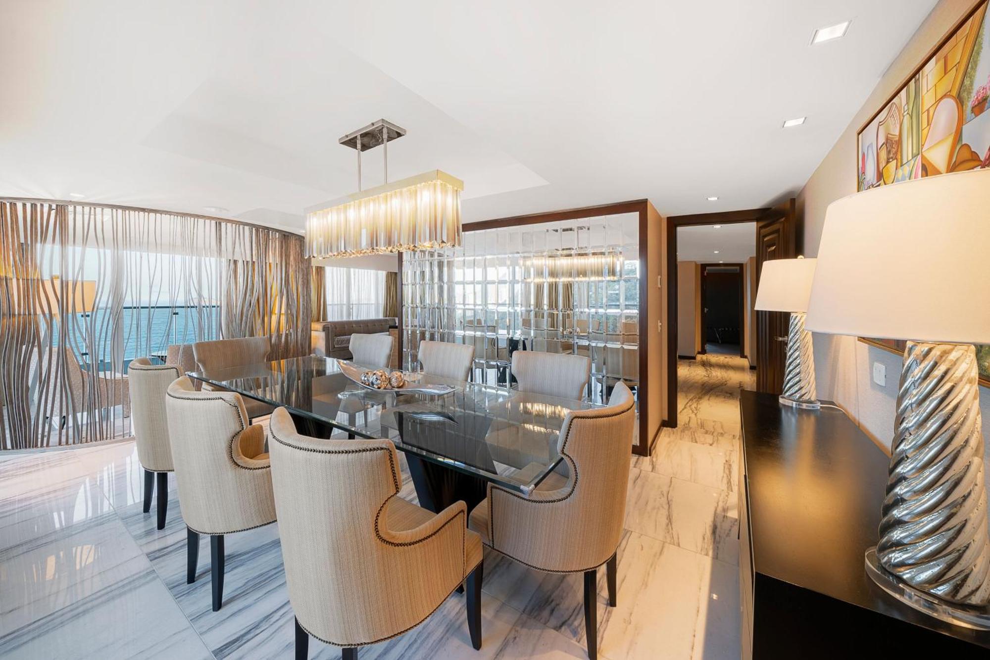 Club lounge access, Presidential Suite, 1 King, Oceanfront