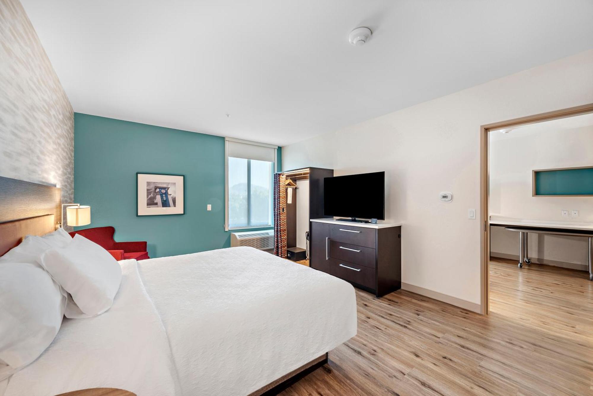One-Bedroom King Suite