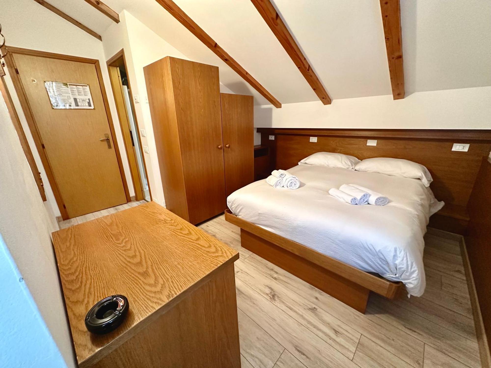 Double Room Mountain View