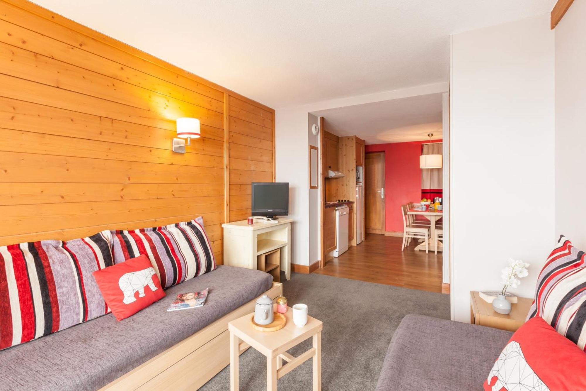 Two-Bedroom Apartment,1537945255:JPEG