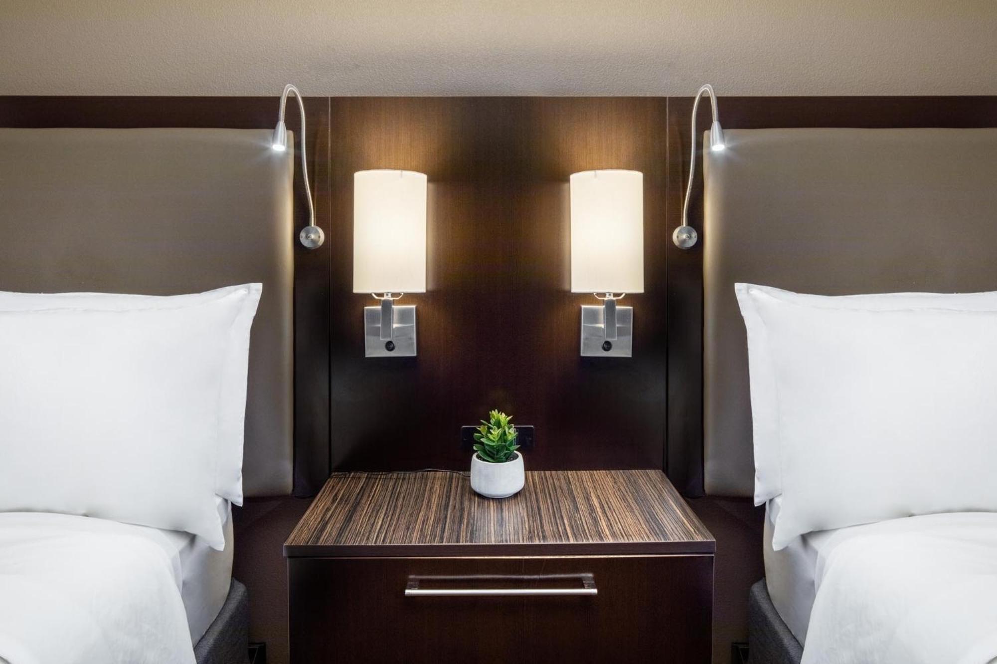 Queen Room Two Queen Beds Mobility Access Tub or Non-Smoking