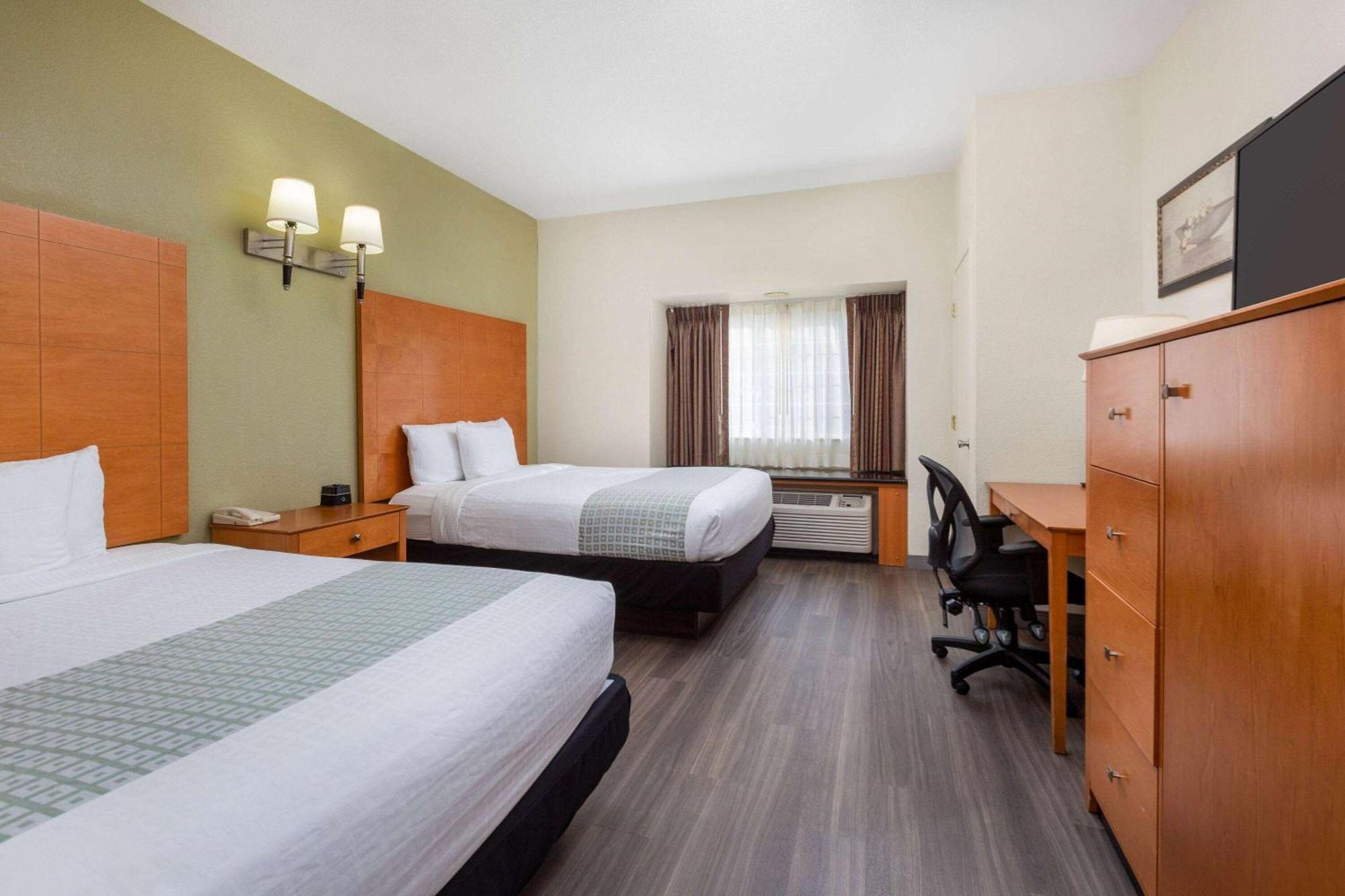 Deluxe Queen Room with Two Queen Beds