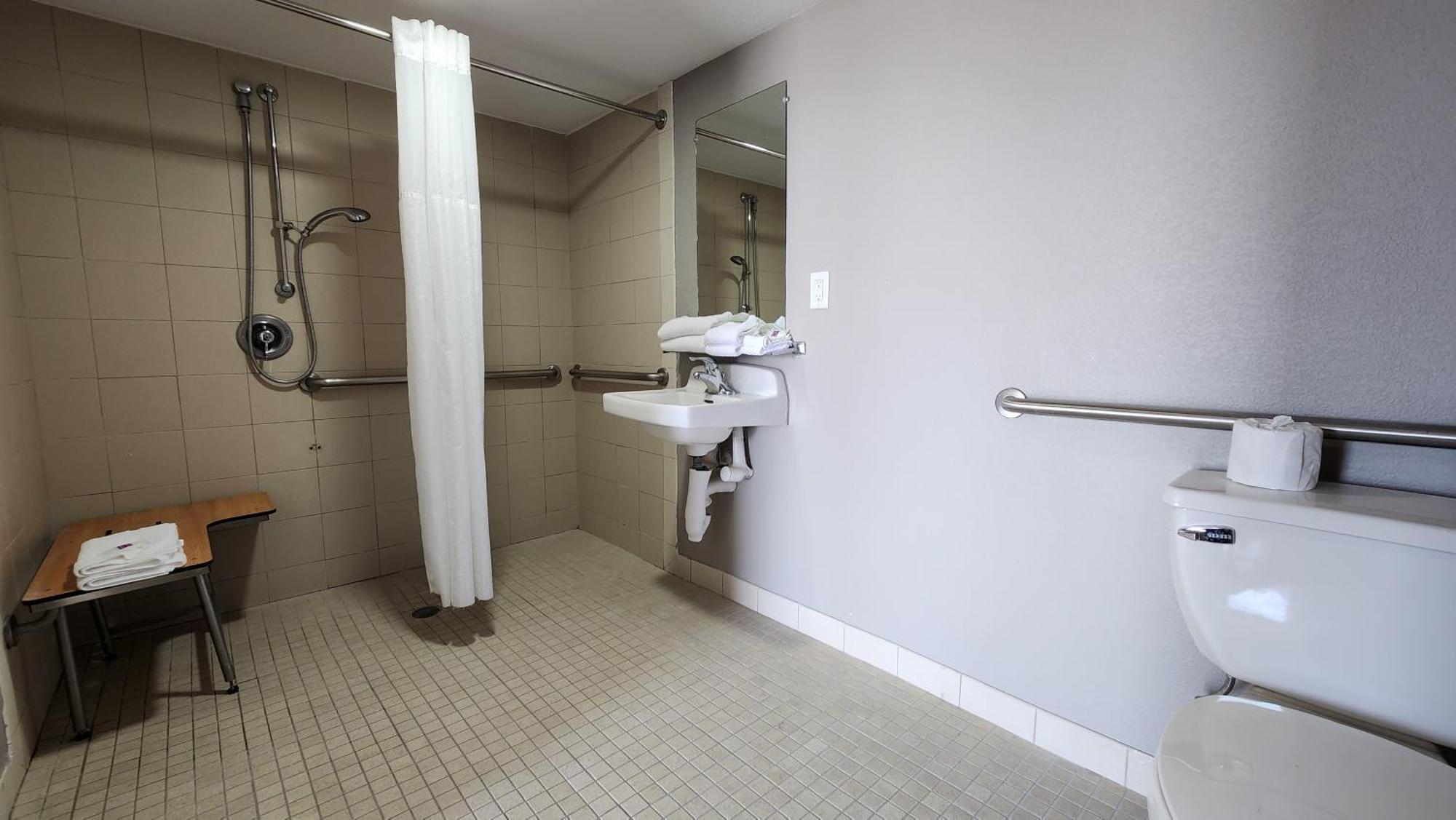 2 Queen Beds |ADA/RI Shower/Non-Smoking