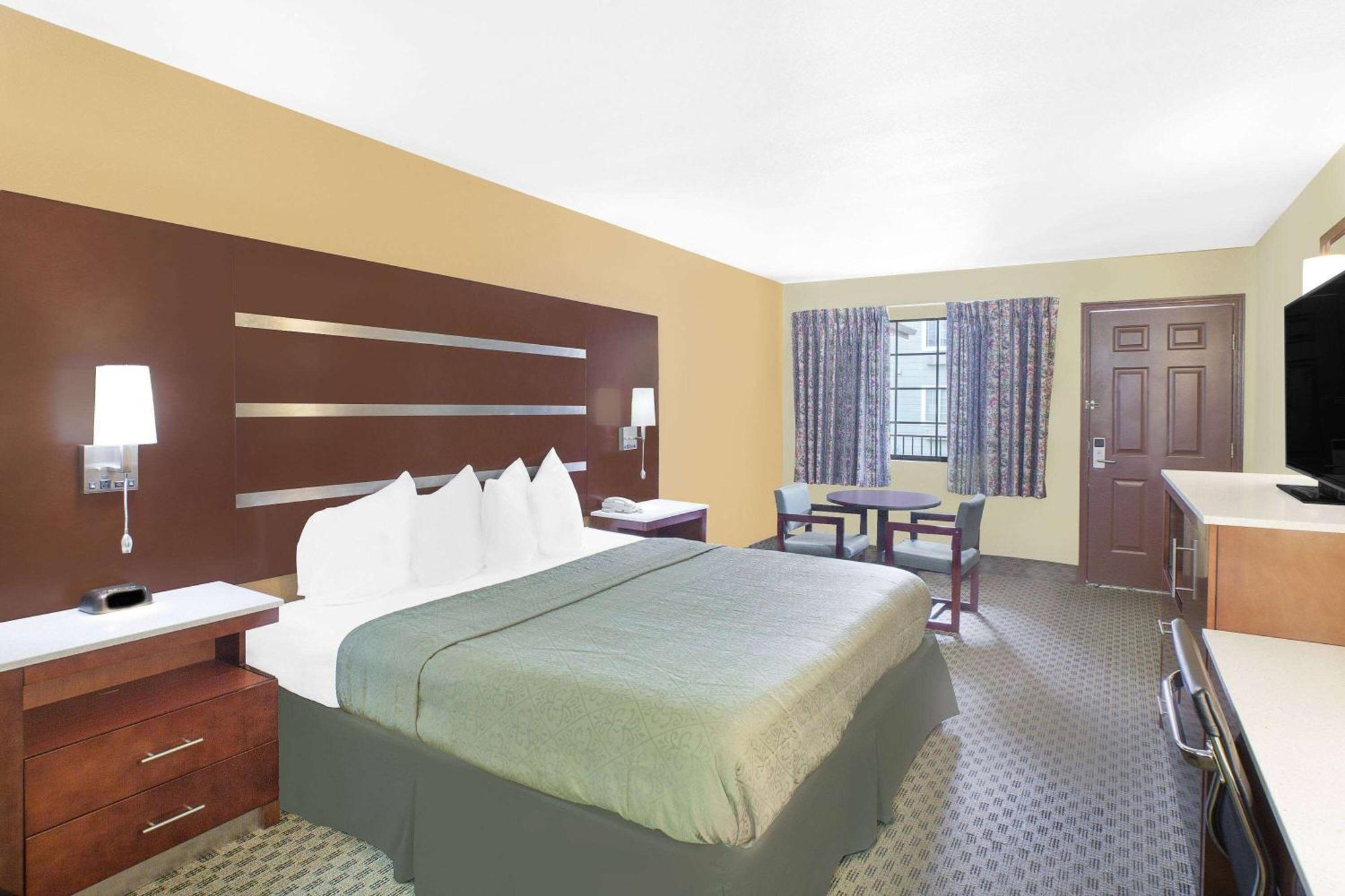 King Room Non-Smoking