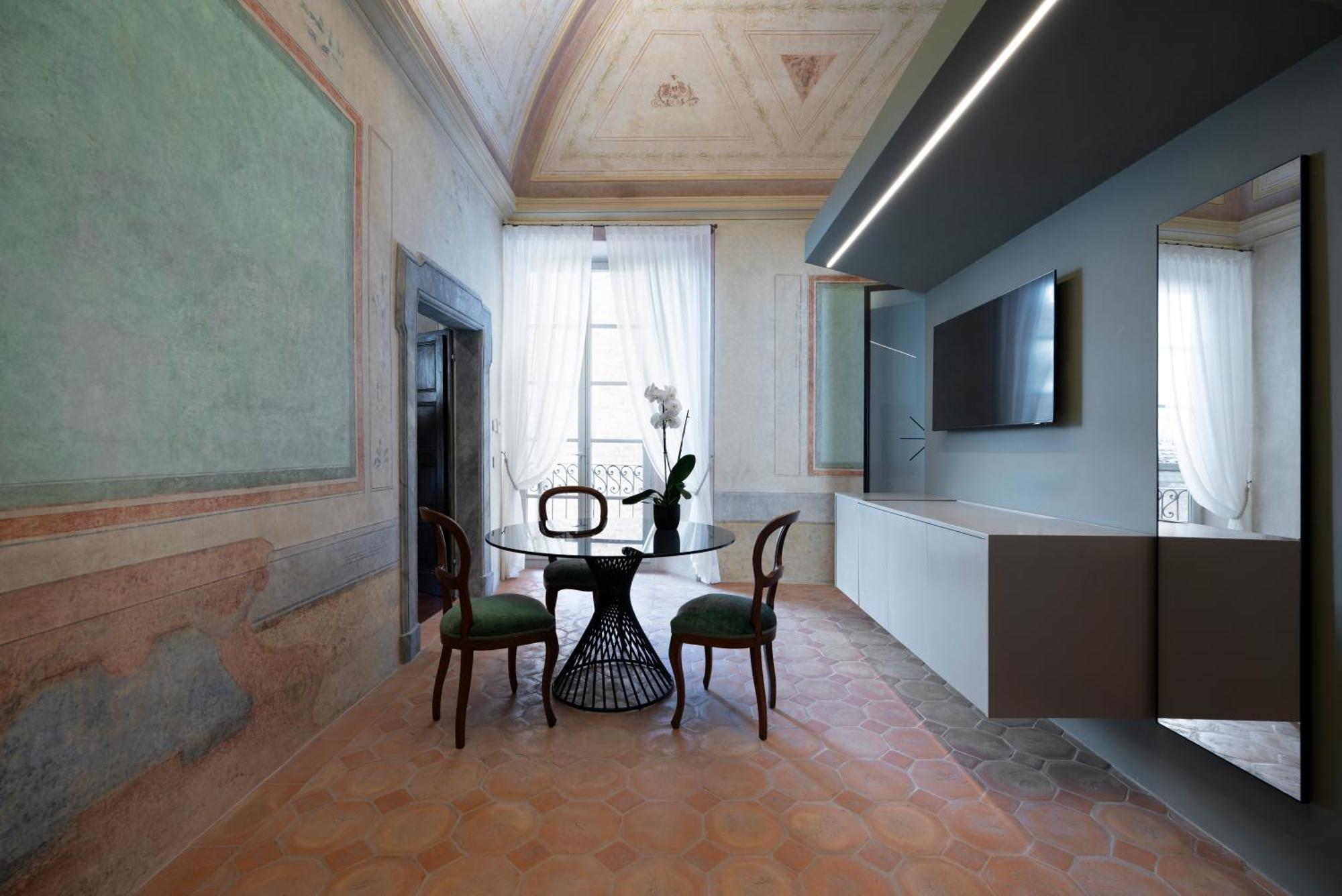 Deluxe Family Room